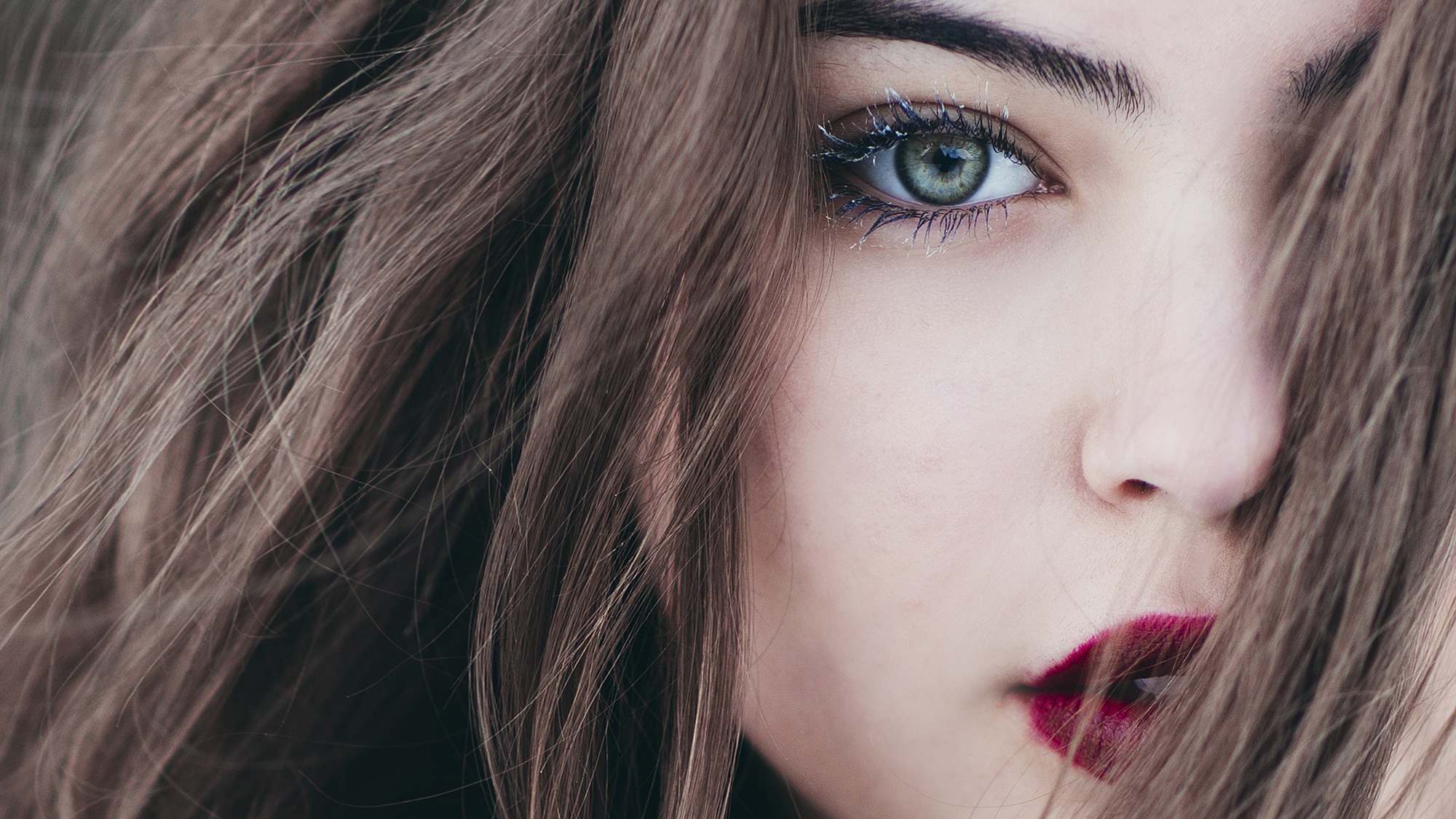 Jovana Rikalo Women Blue Eyes Makeup Brunette Lipstick Red Lipstick Face Portrait Closeup Model 2000x1125