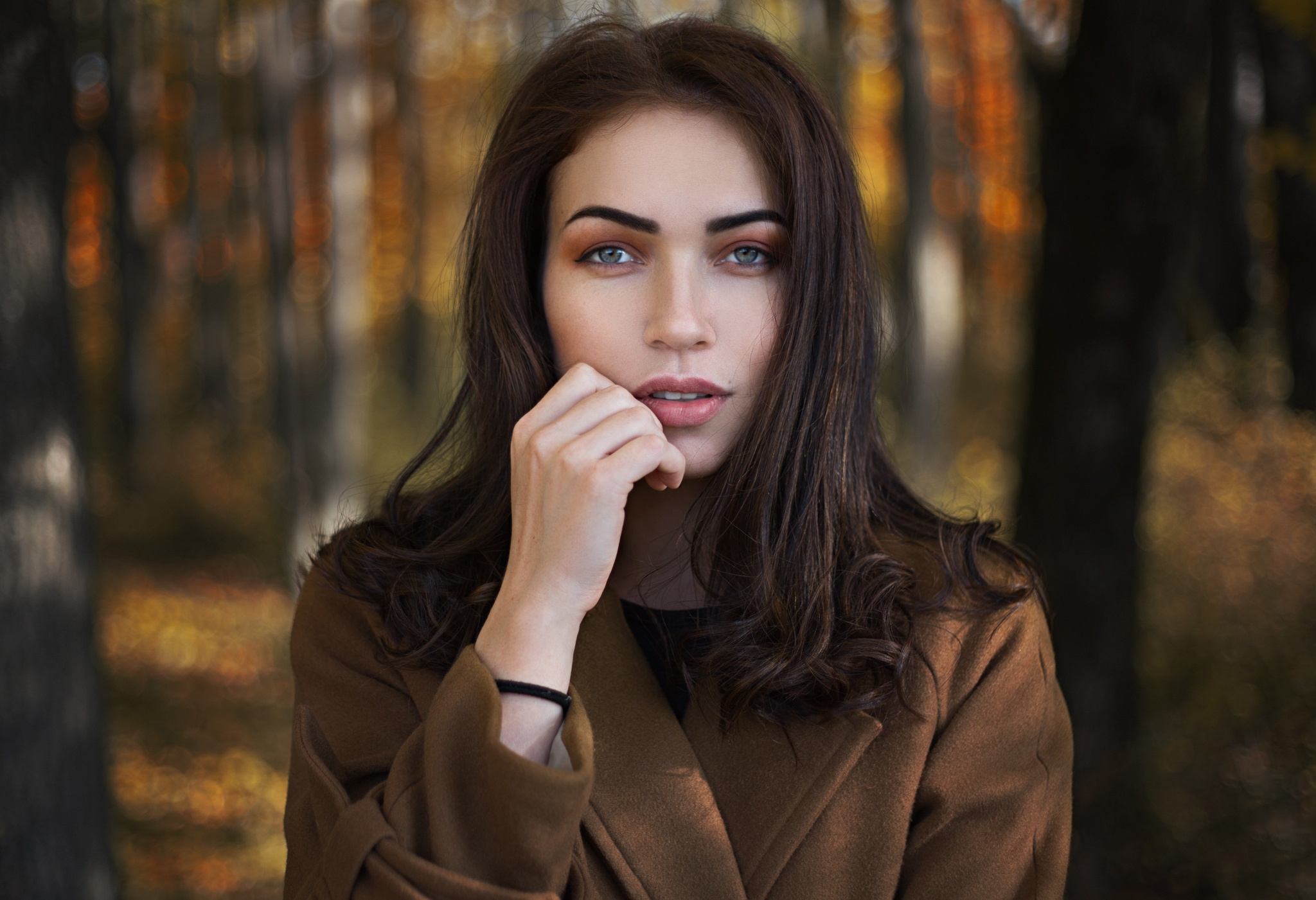 Brunette Women Model Face Brown Coat Coats Women Outdoors Ilya Baranov 2048x1401