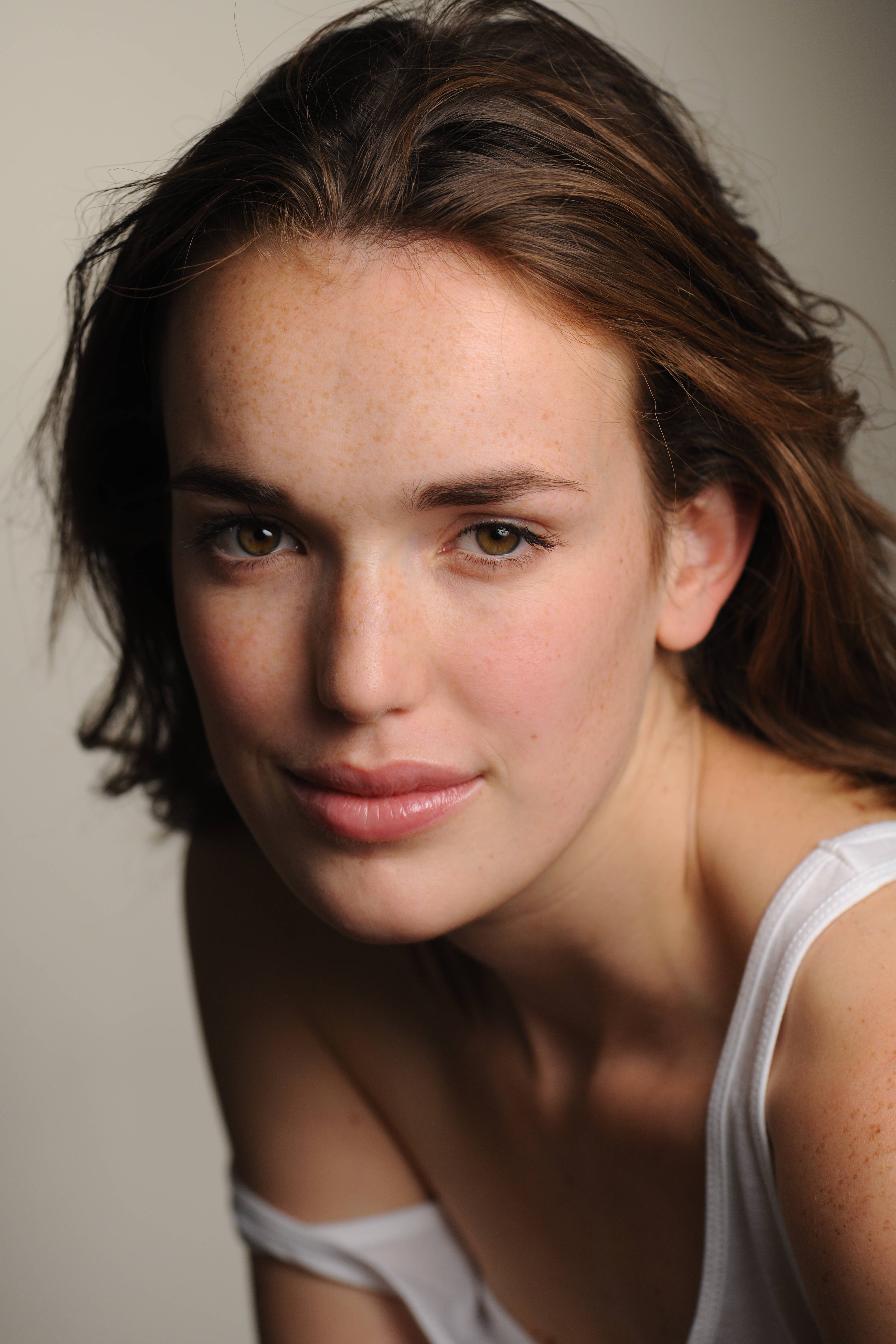 Elizabeth Henstridge Actress Portrait Women 4032x6048