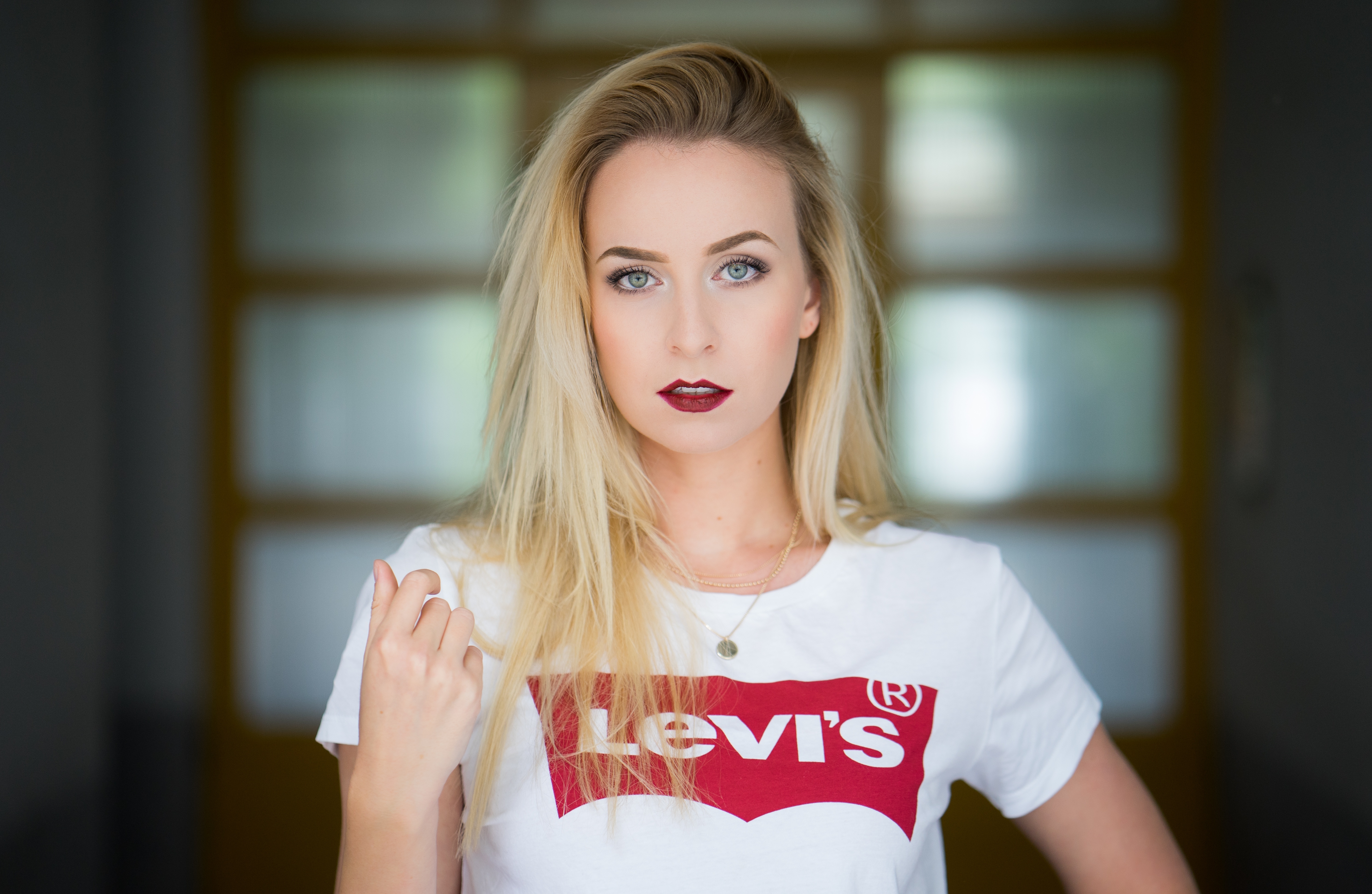 Women Blonde Blue Eyes Red Lipstick Open Mouth White T Shirt Necklace Levis Looking At Viewer Portra 5956x3879