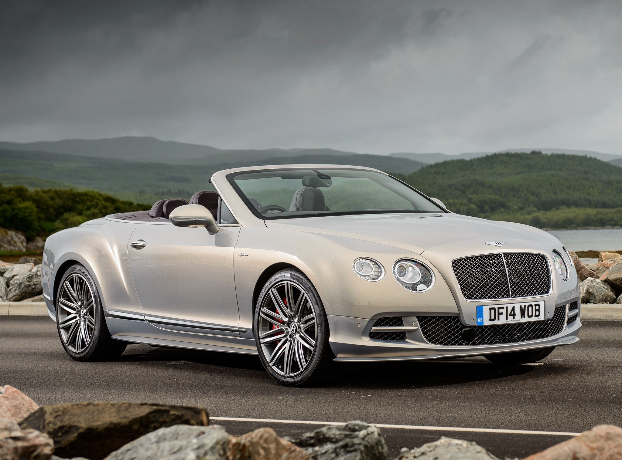 Bentley Continental 2048x1516