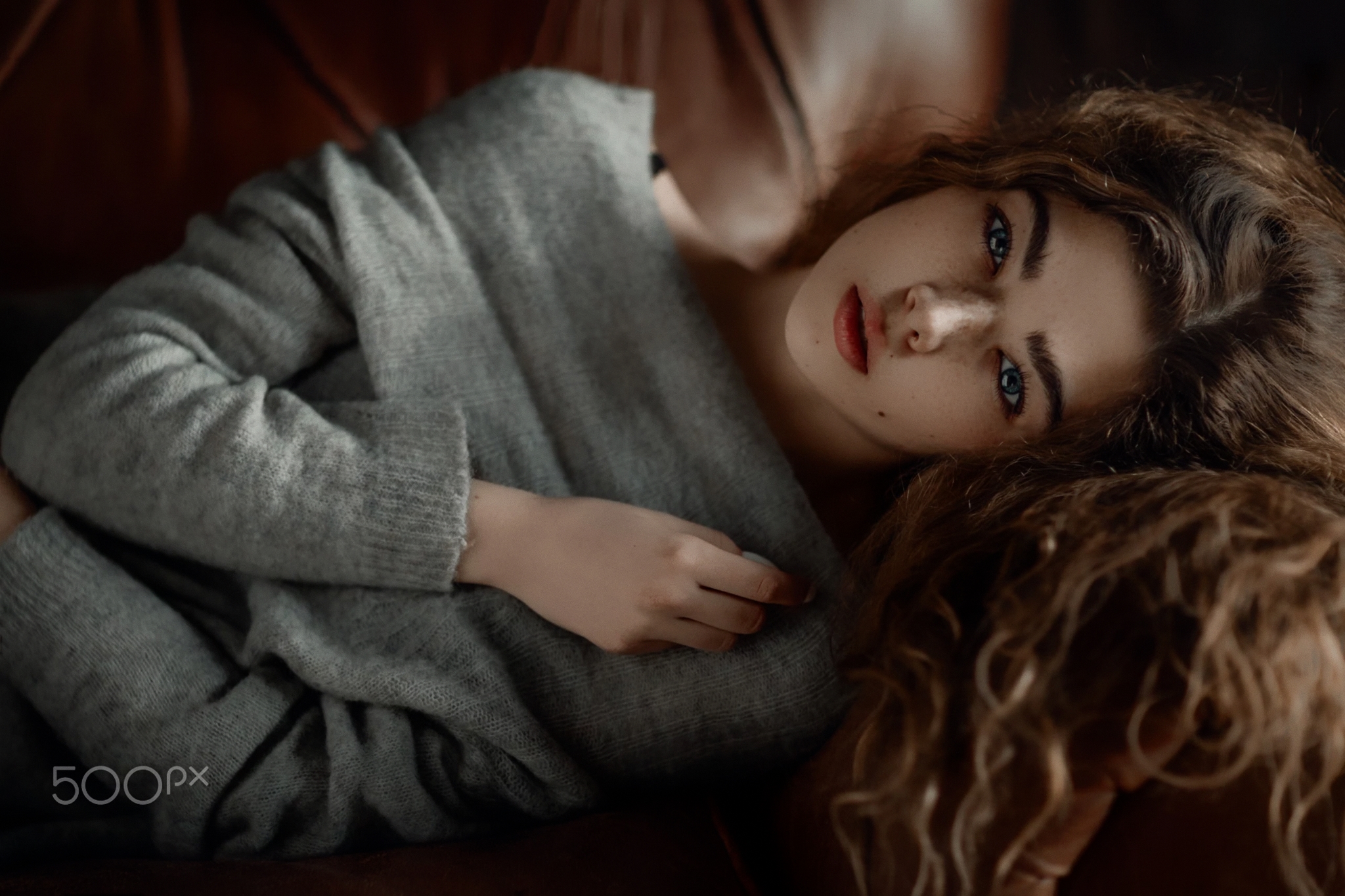 Women Model Brunette Looking At Viewer Gray Eyes Portrait Freckles Long Hair Bokeh Sweater Couch Ind 2048x1365