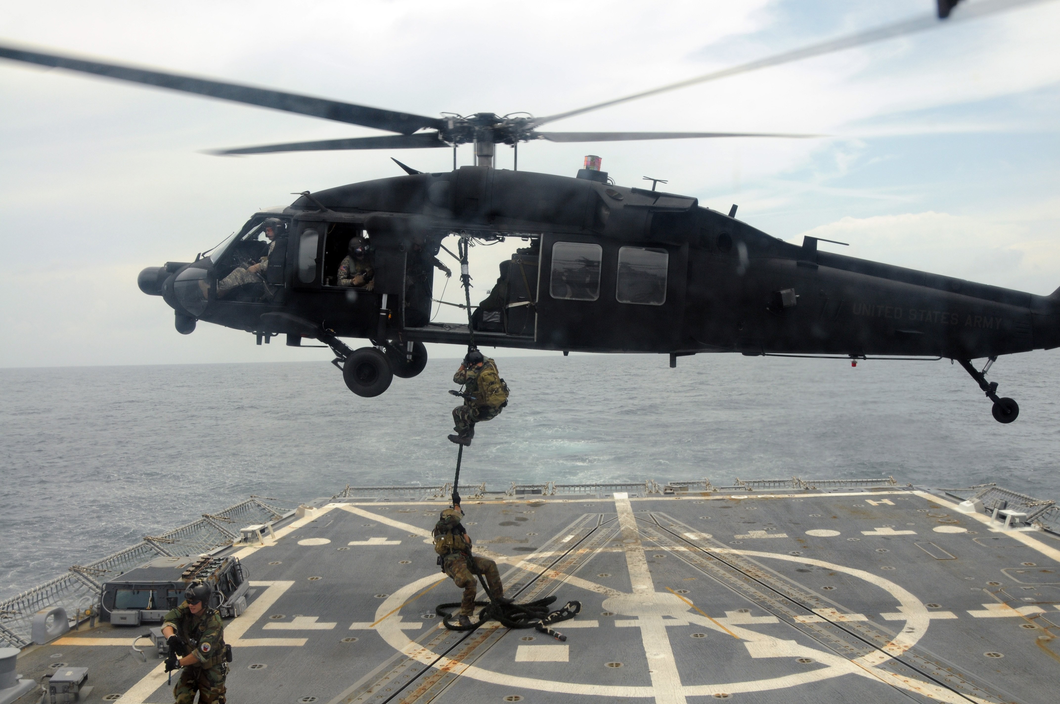Sikorsky UH 60 Black Hawk Sea Soldier Military Vehicle 4288x2848