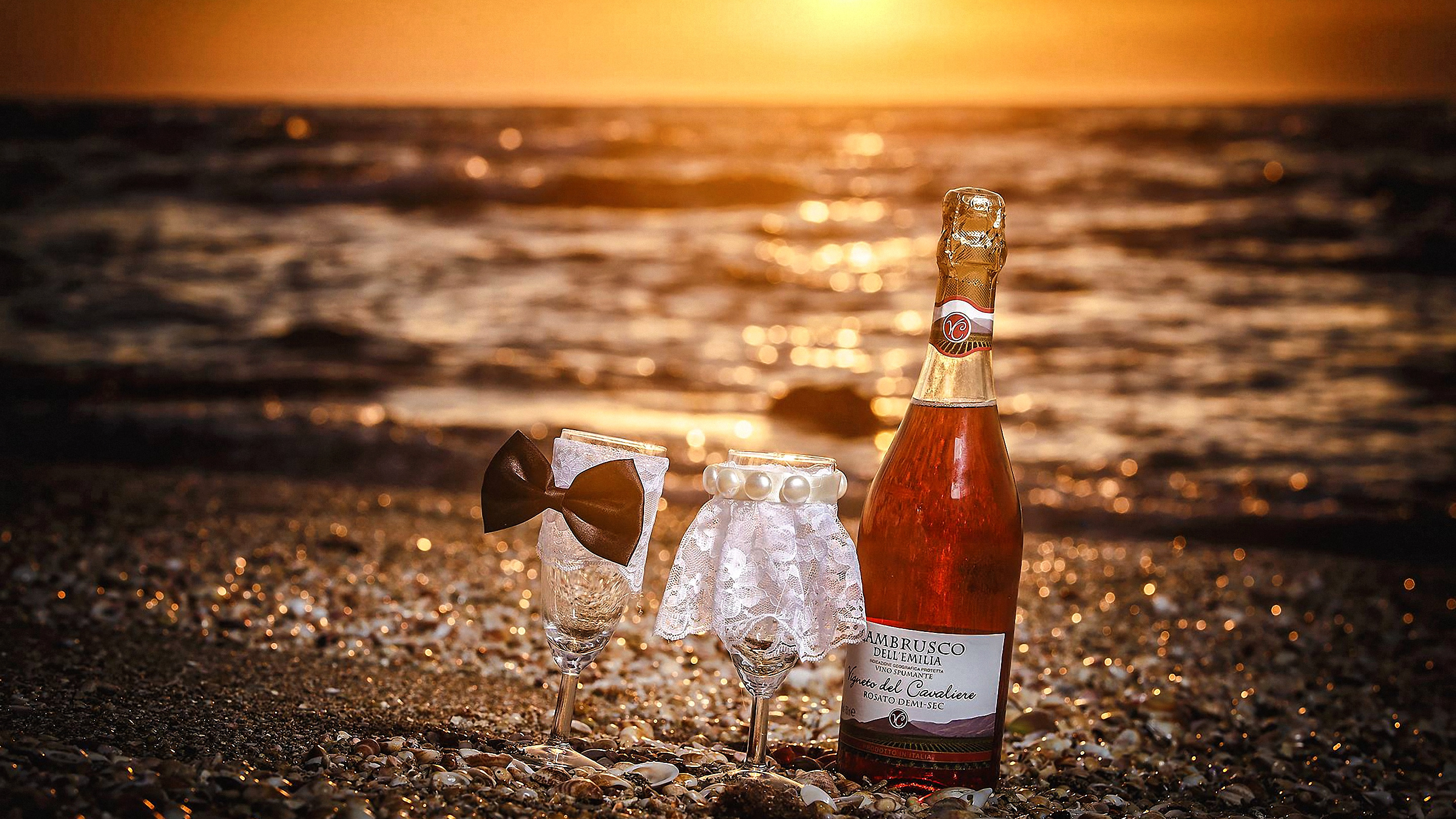 Liquor Landscape Seashore Champagne Glass 2880x1620