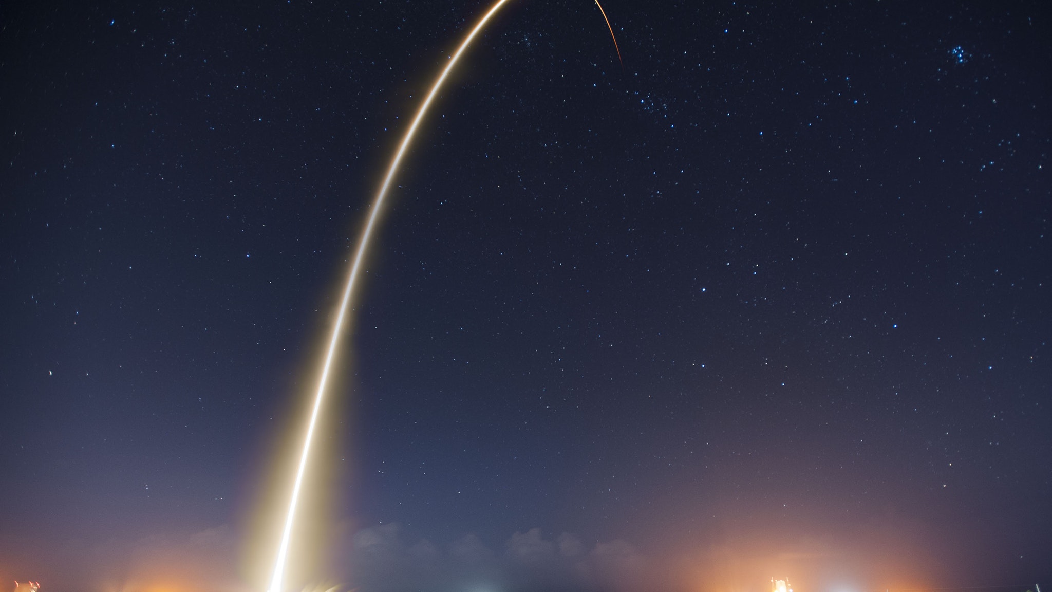 Discovery Launching Rocket Lift Off Sky Space Stars 2048x1152