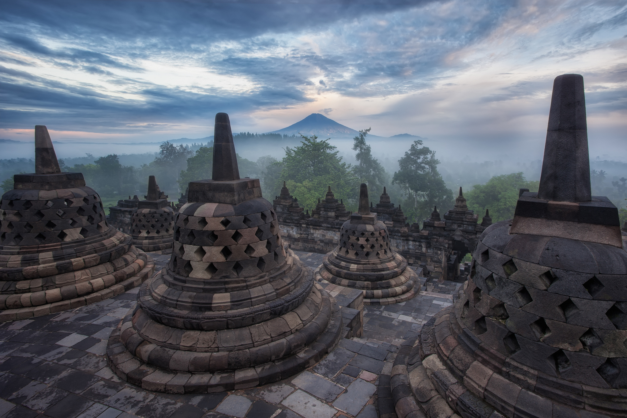 Religious Borobudur 2048x1365