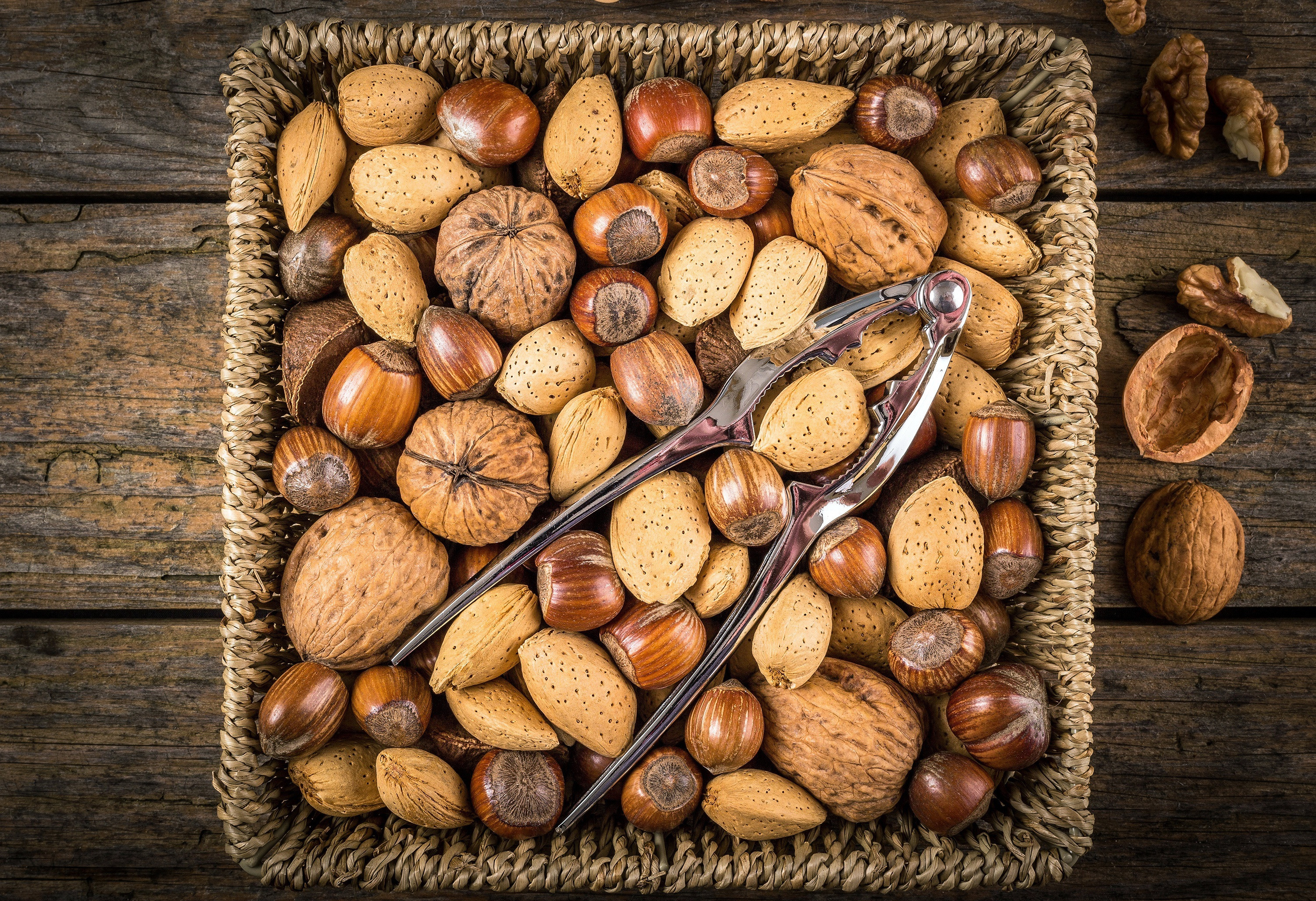 Nuts Food Baskets Wooden Surface Walnuts Hazelnut 3000x2053