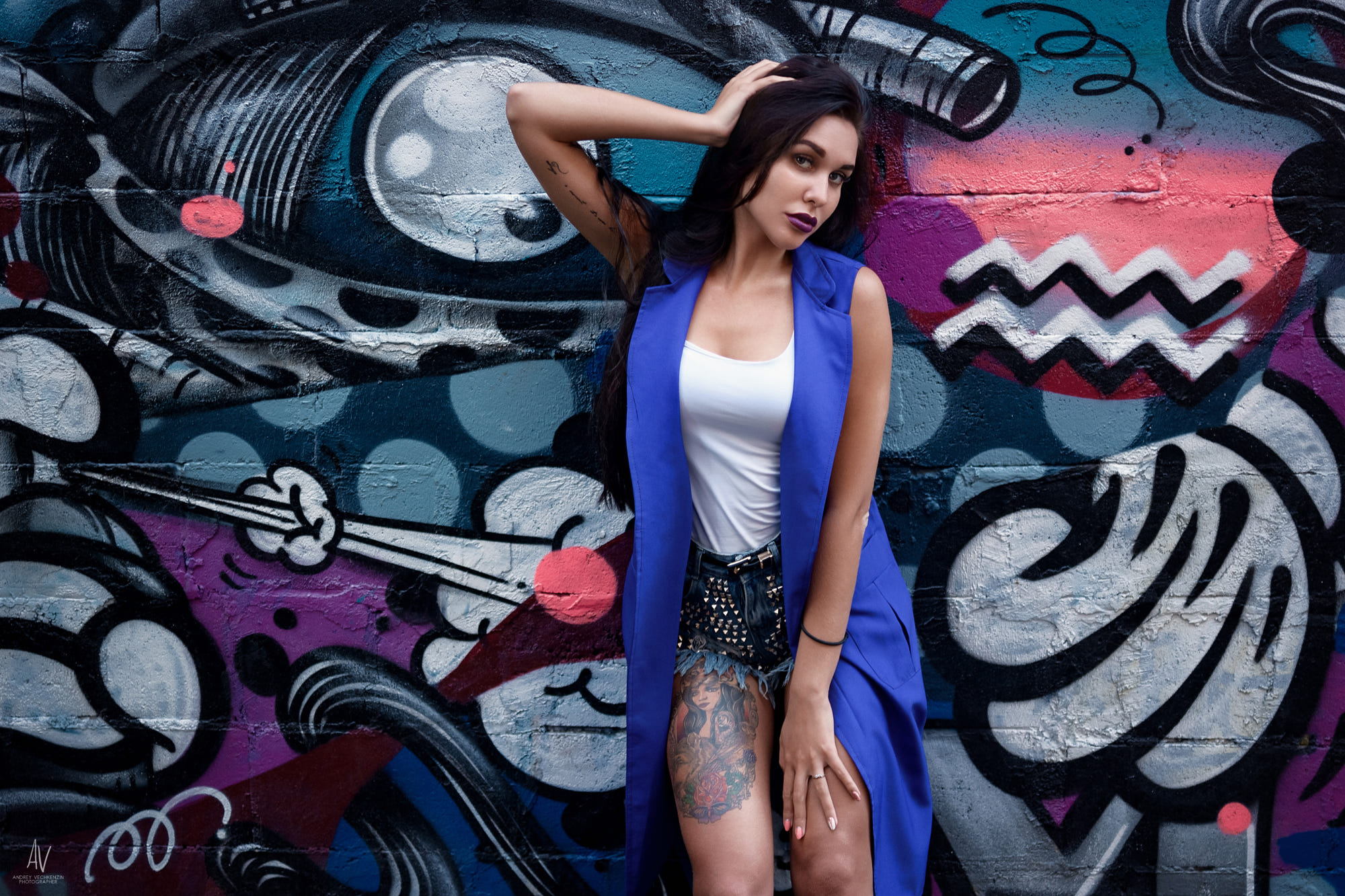 Women Brunette Black Hair Long Hair Dark Eyes White Tops Tattoo Graffiti Face Portrait Colorful Elen 2000x1333