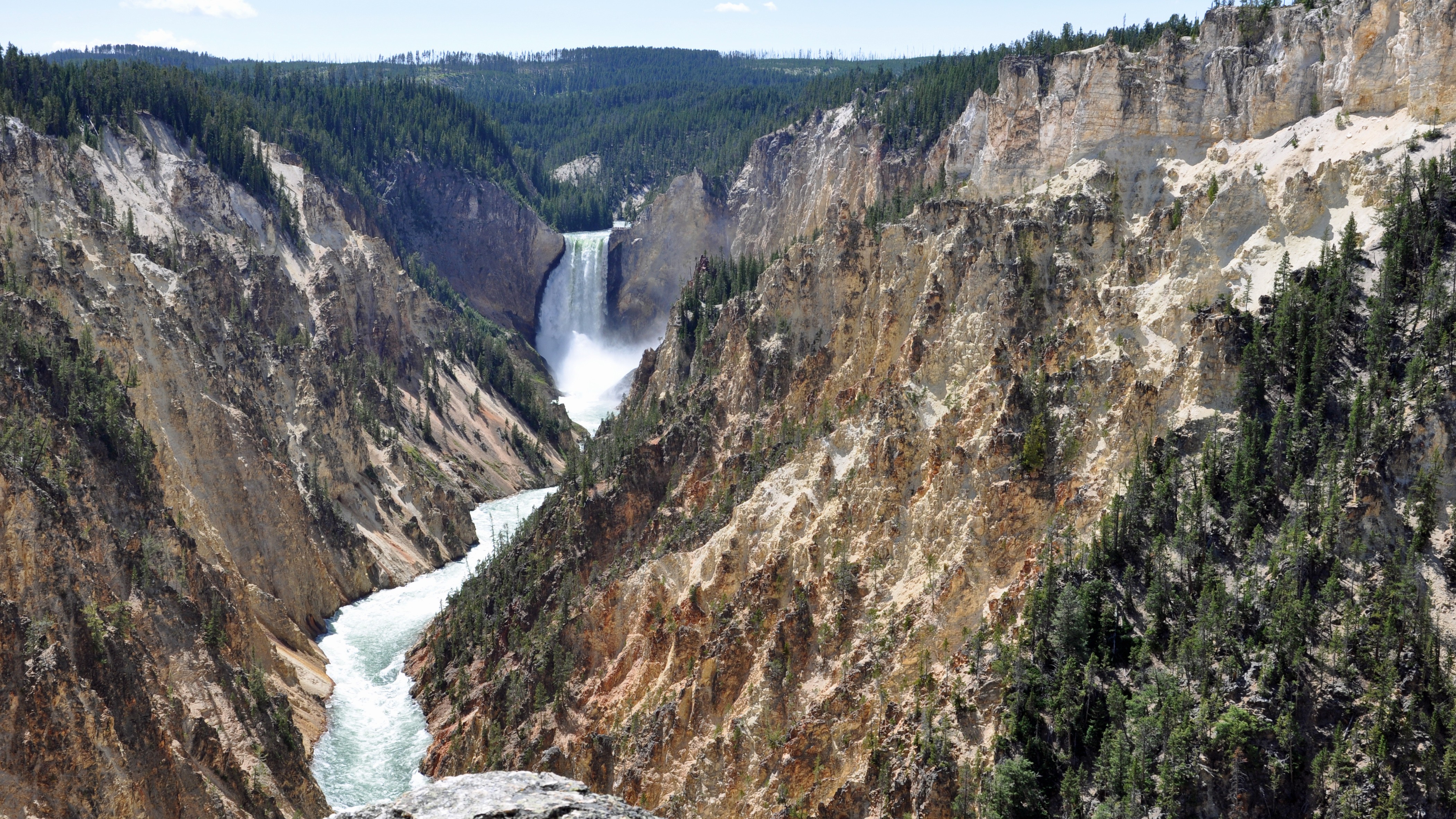 Yellowstone National Park Waterfall 4200x2363