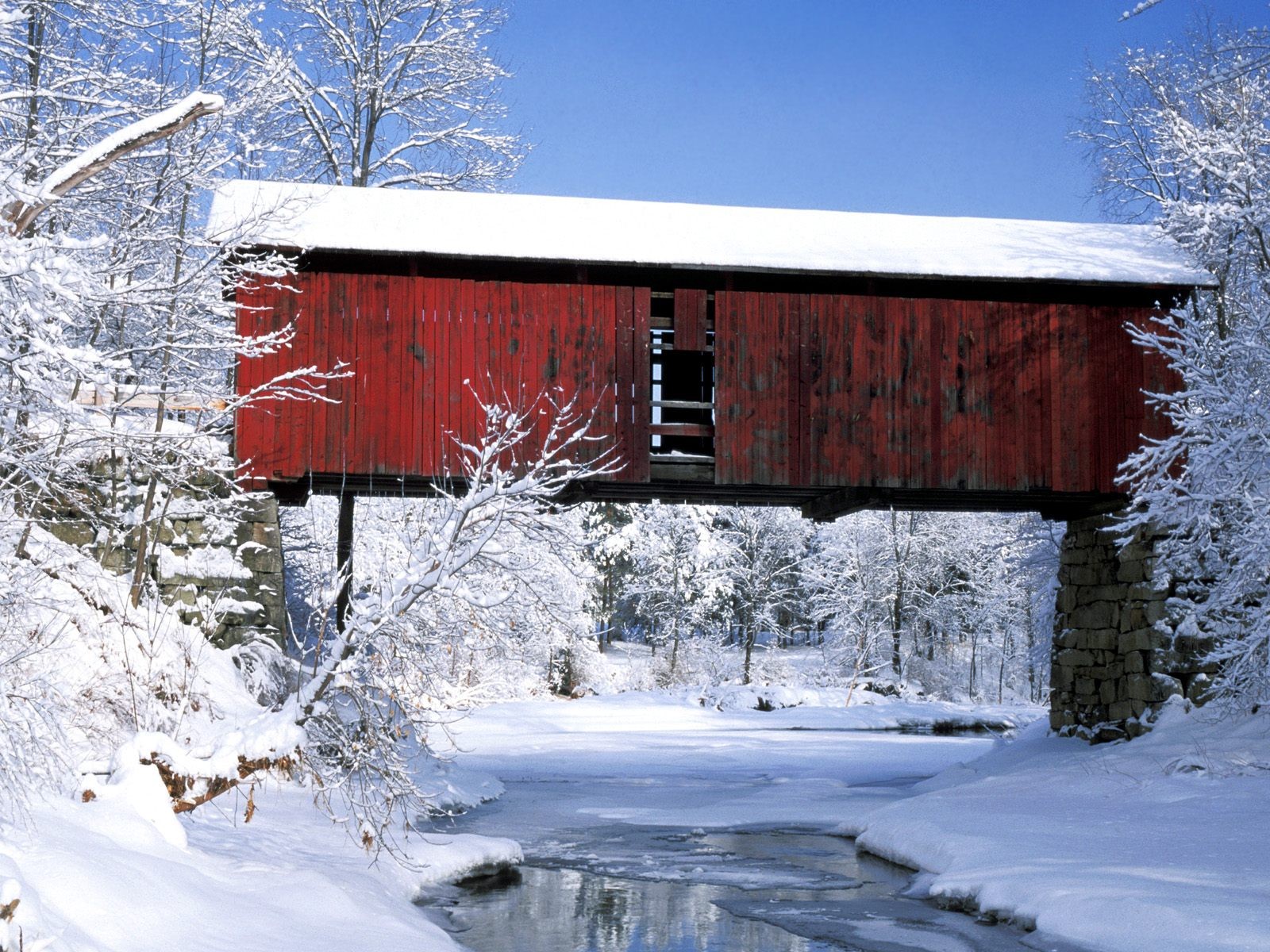 Landscape Bridge River Winter Red White Vermont 1600x1200