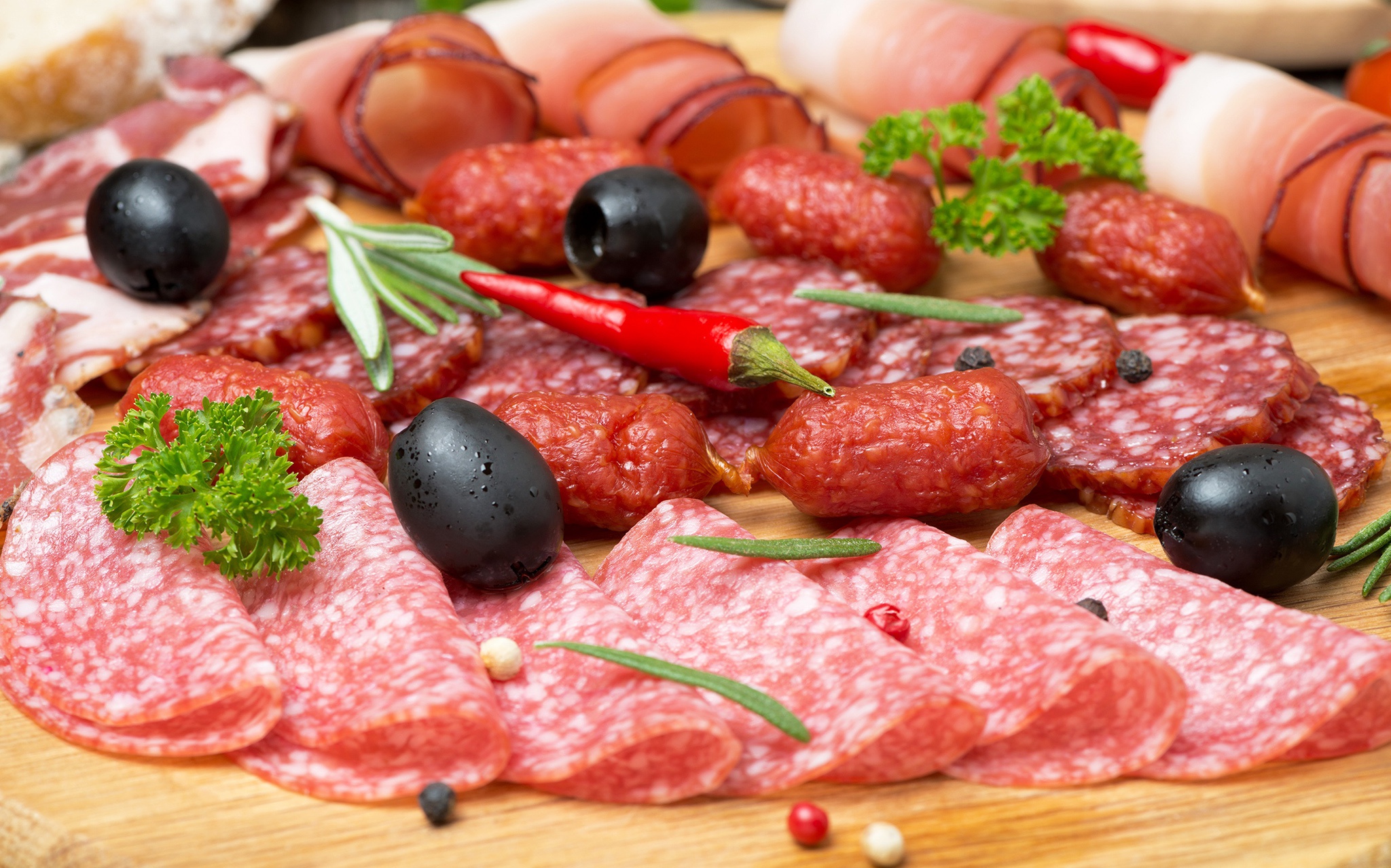 Colorful Salami Food Sausage Olives Meat Animals Flesh Muscles Pigs Death Parsley Black Pepper Spice 2048x1278