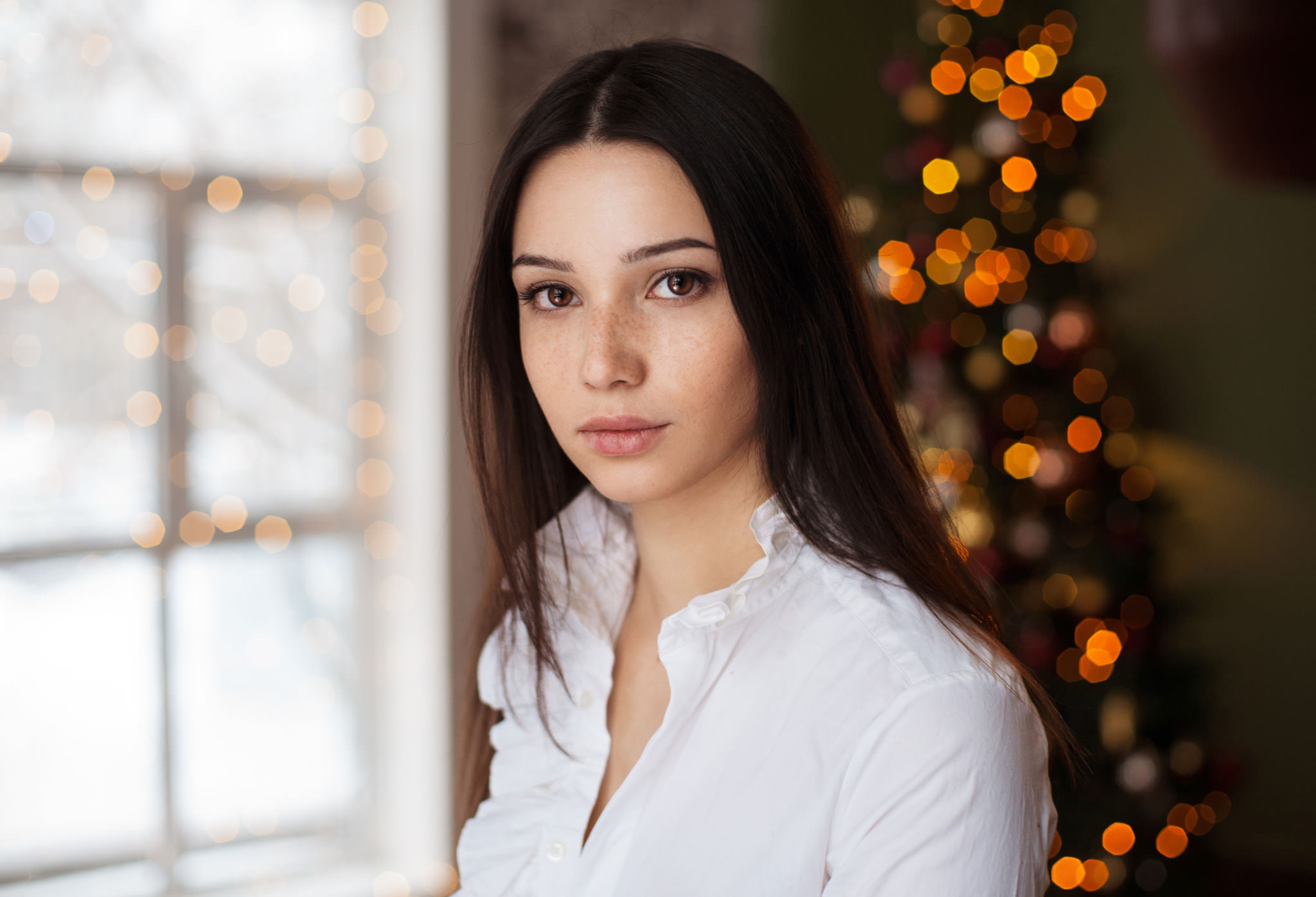 Women Maxim Maximov Portrait Freckles Christmas Mariya Volokh Brunette Bokeh Long Hair White Shirt L 2048x1395