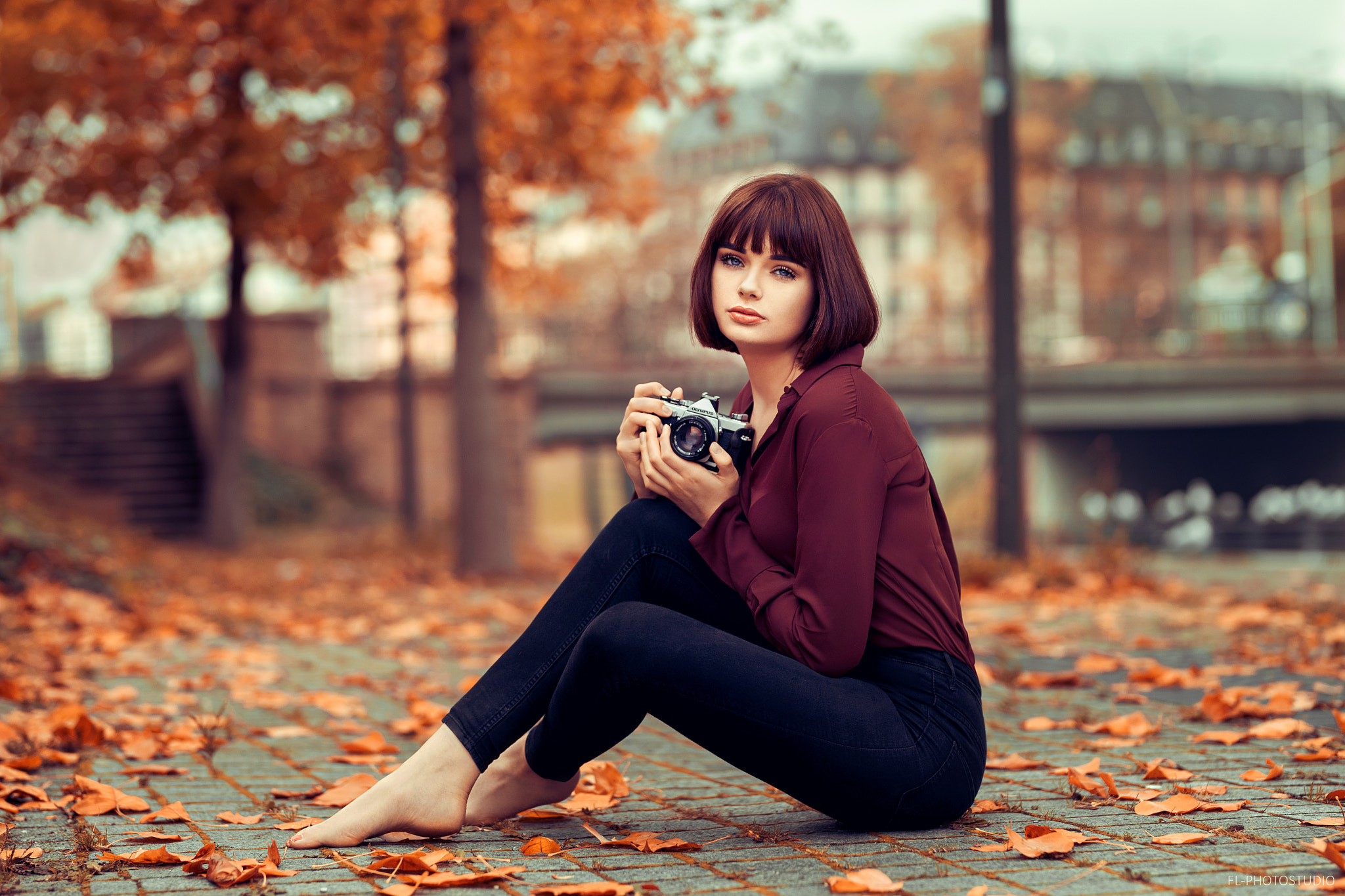 Women Sitting Pants Leaves Camera Trees Portrait Women Outdoors Lods Franck Marie Grippon Marie 500p 2048x1365