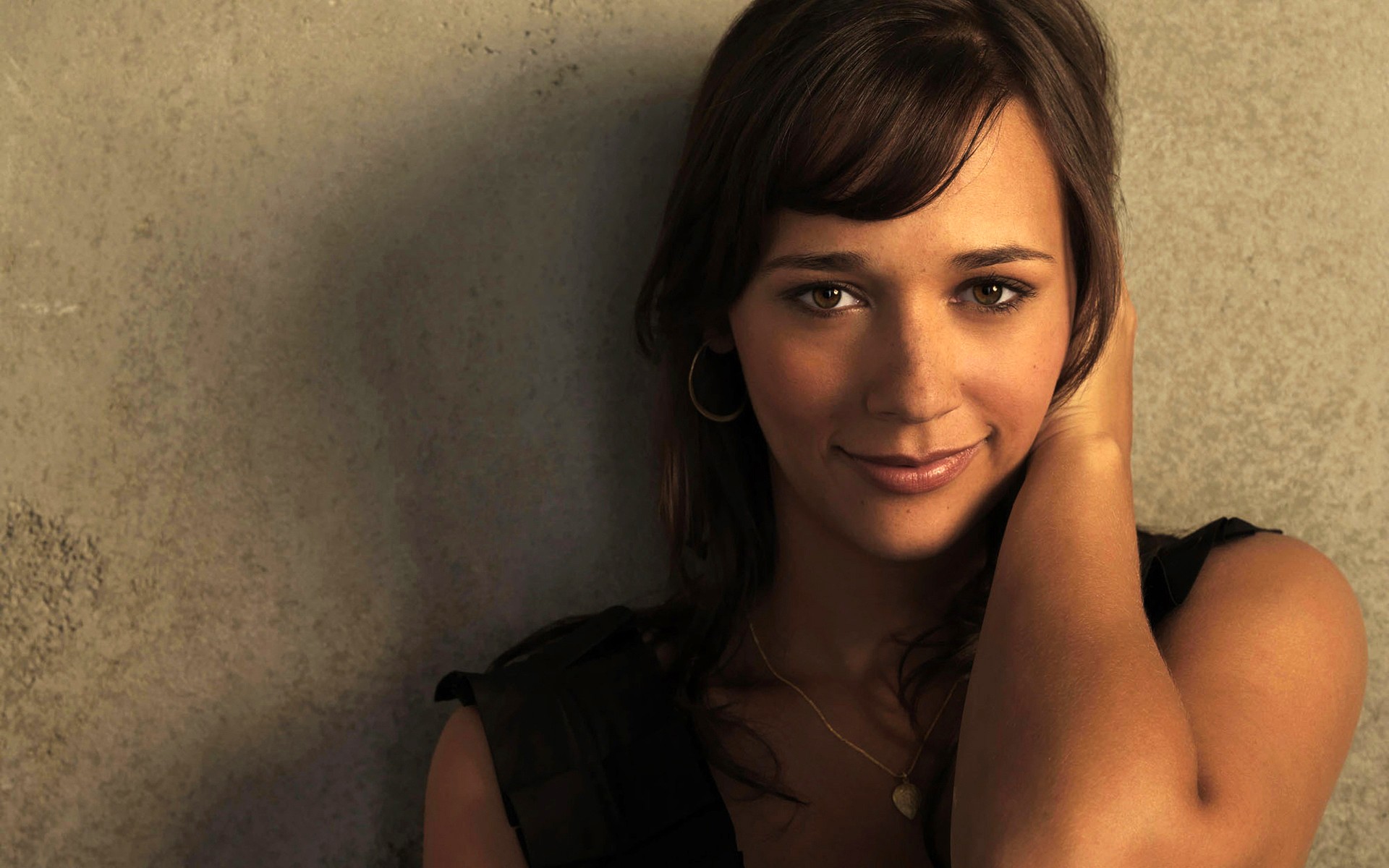 Women Rashida Jones Brunette Rashida Jones Women Face Freckles Brunette Celebrity Actress Smiling 1920x1200