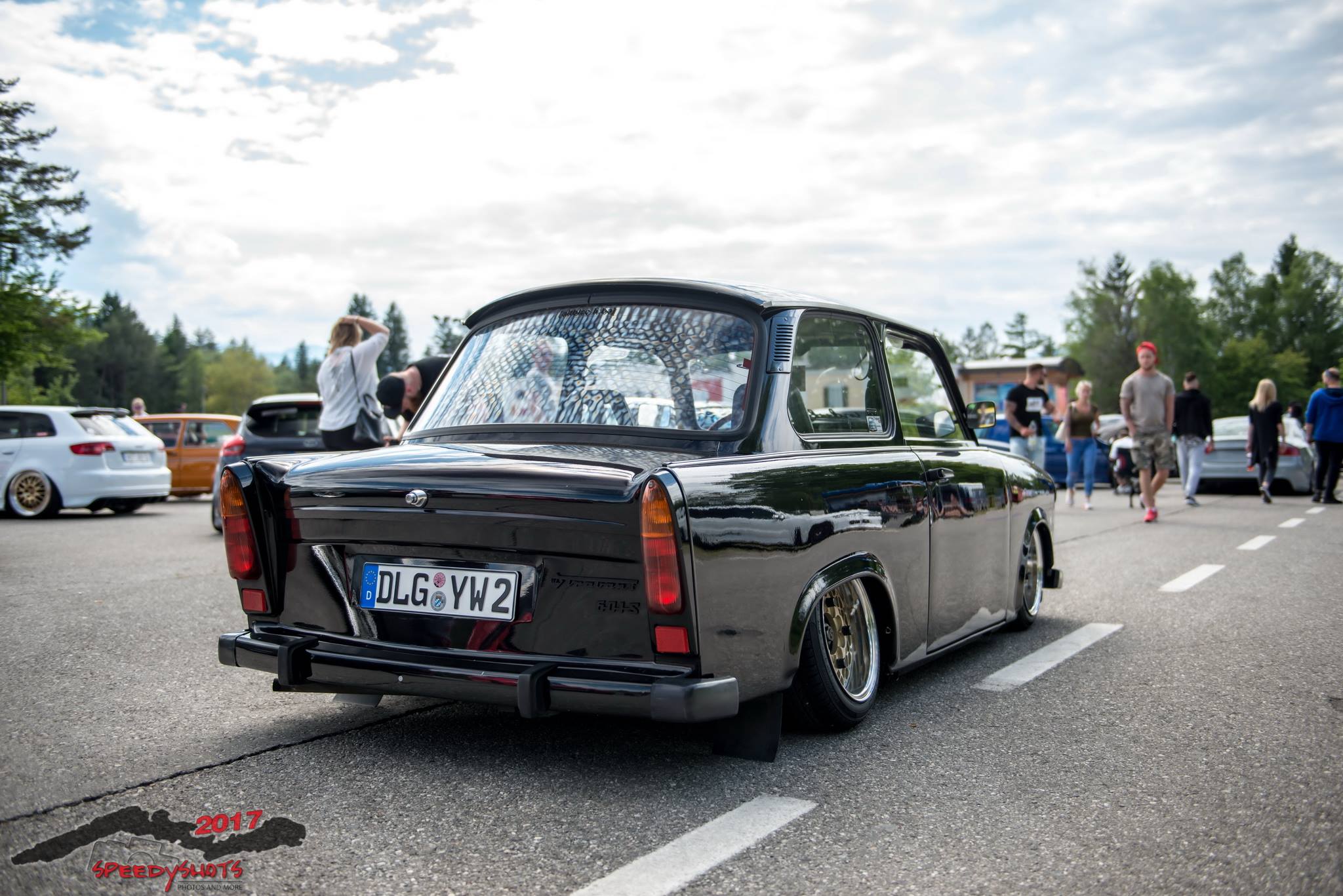 Car Tuning Trabant 2048x1367