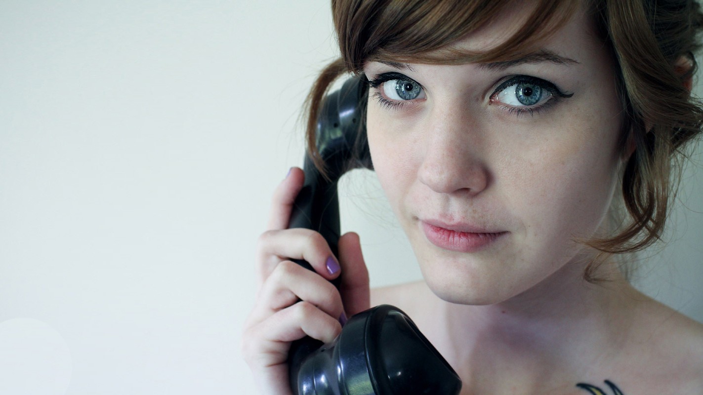 Women Blue Eyes Phone Looking At Viewer Freckles Colored Nails 1423x800