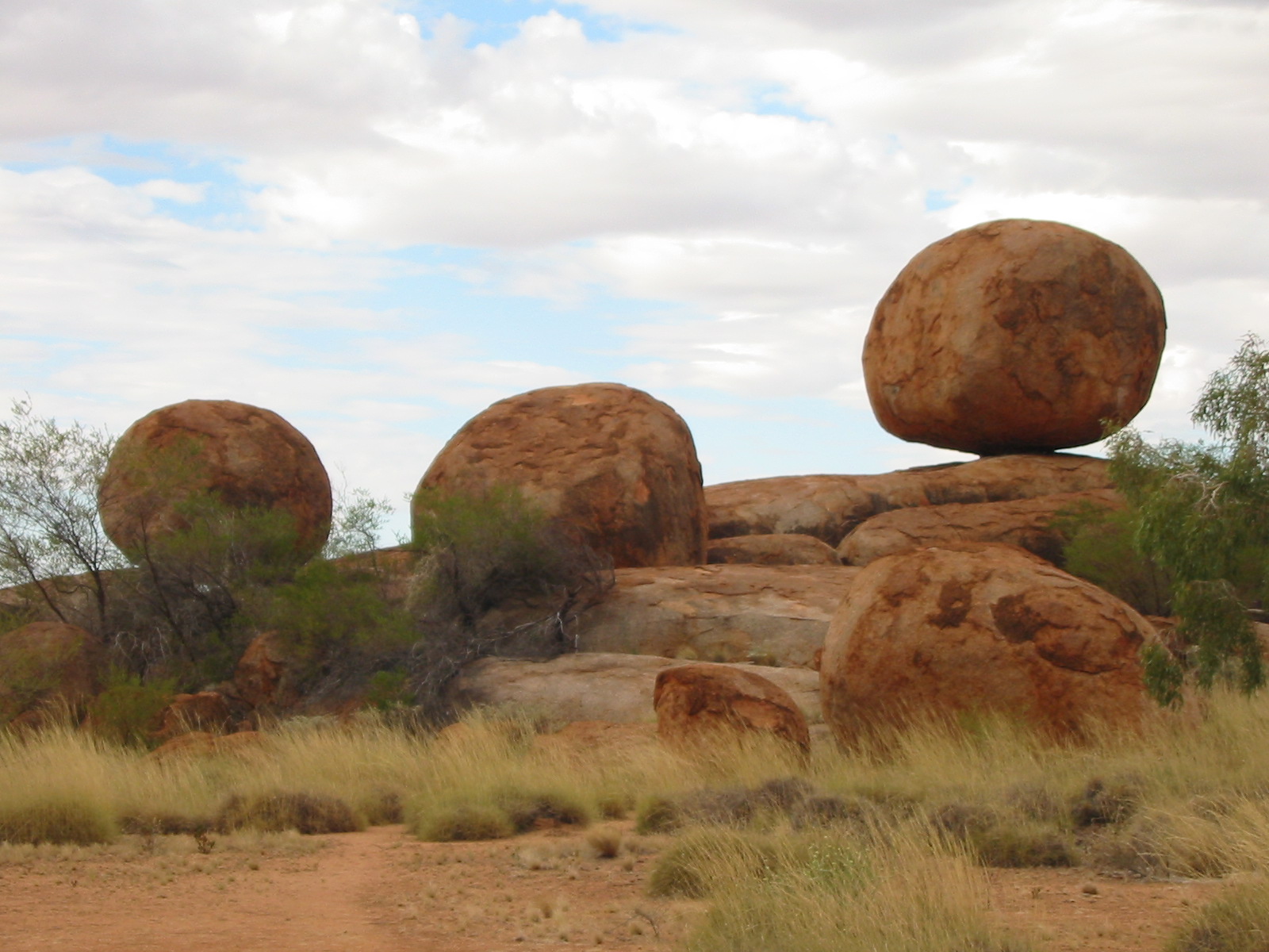 Earth Devils Marbles 1600x1200