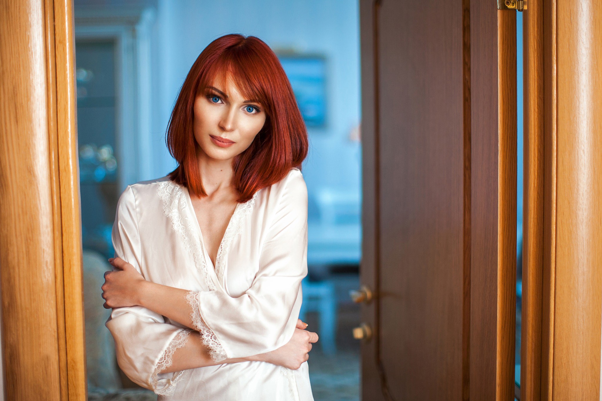 Рыжая позирует. Лилия Сергеева. Рыжая женщина. Красивые рыжие. Женщина с рыжими волосами.