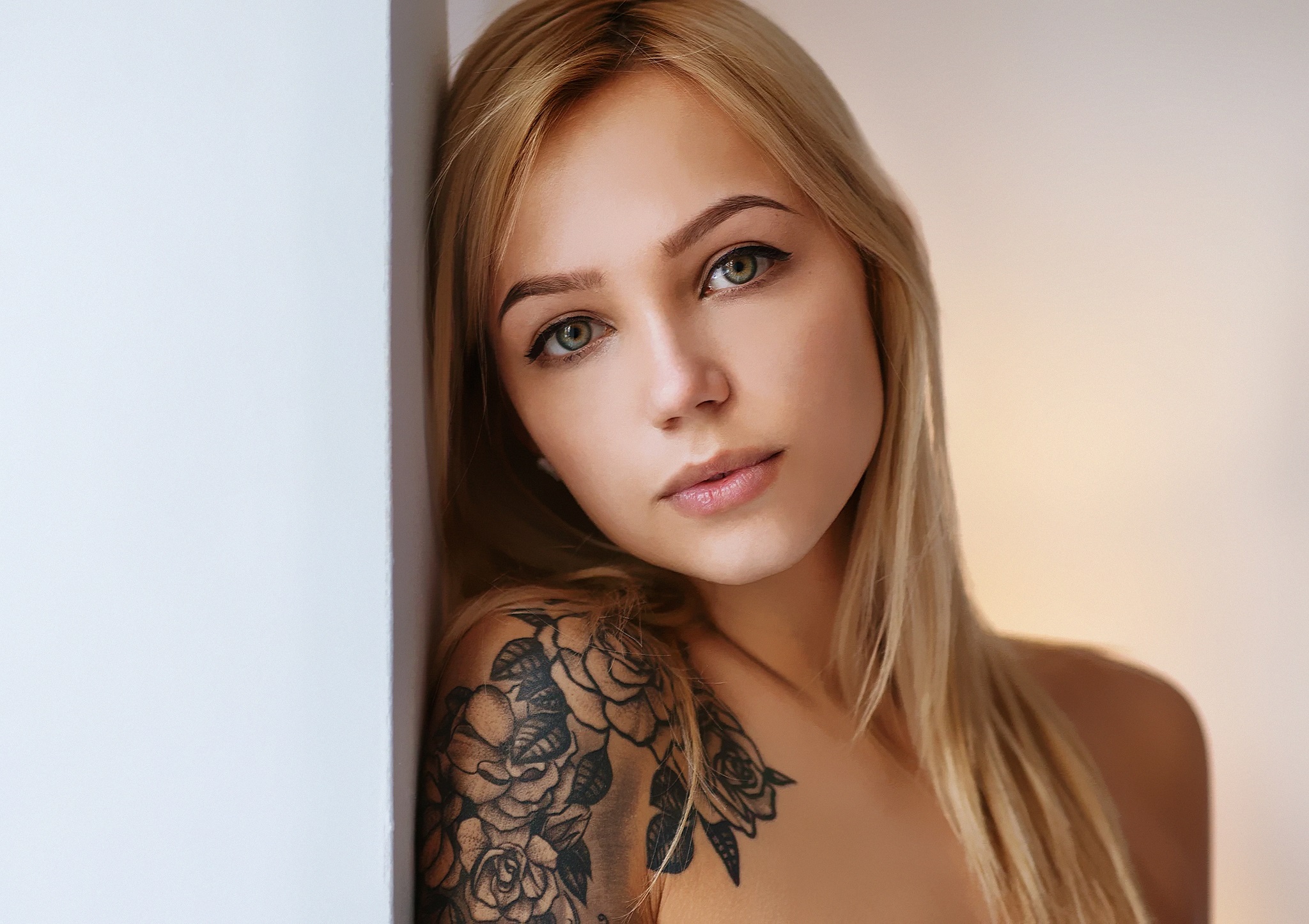Women Model Blonde Looking At Viewer Face Portrait Bare Shoulders Inked Girls Tattoo Indoors Women I 2048x1446