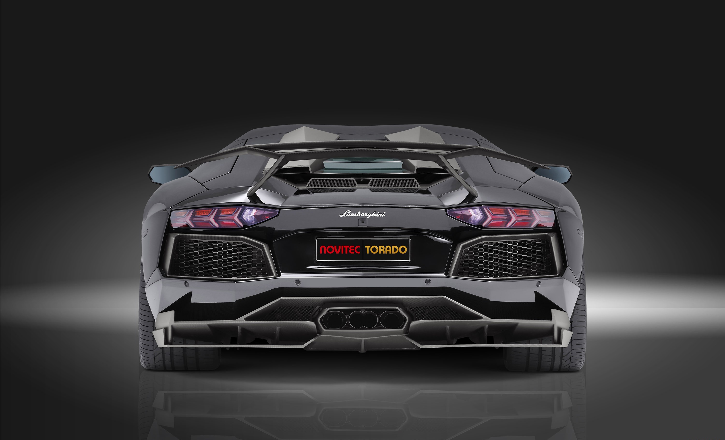 Lamborghini Torado 3000x1820