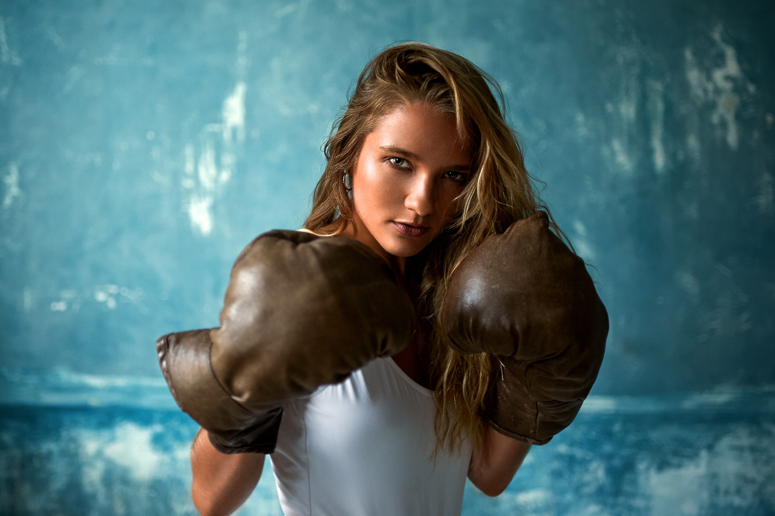 Women Model Blonde Looking At Viewer Bokeh Earring Face Indoors Depth Of Field Wall Boxing Gloves Wo 2560x1703