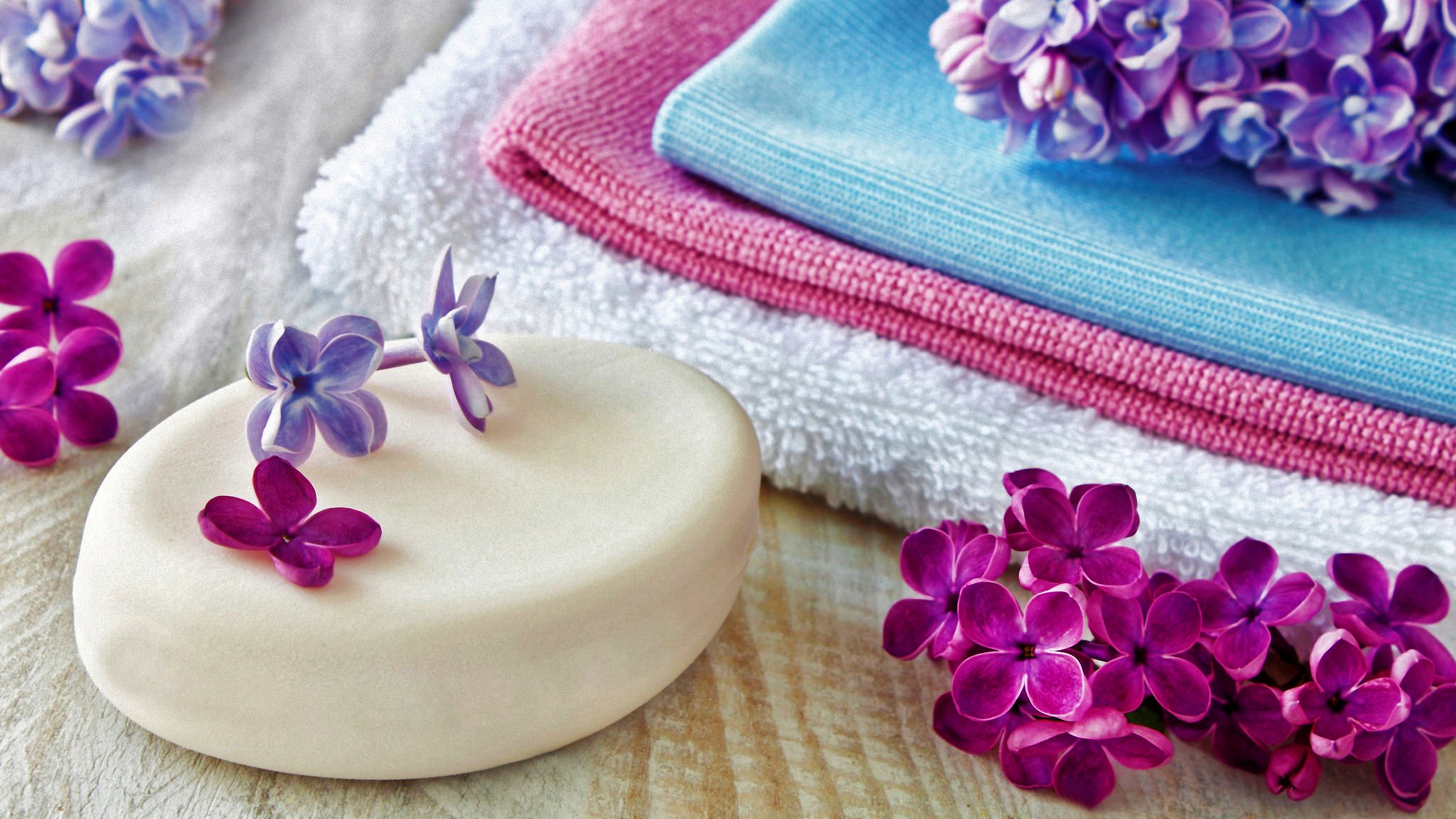 Flower Close Up Towel Spa Soap Lilac 2560x1440