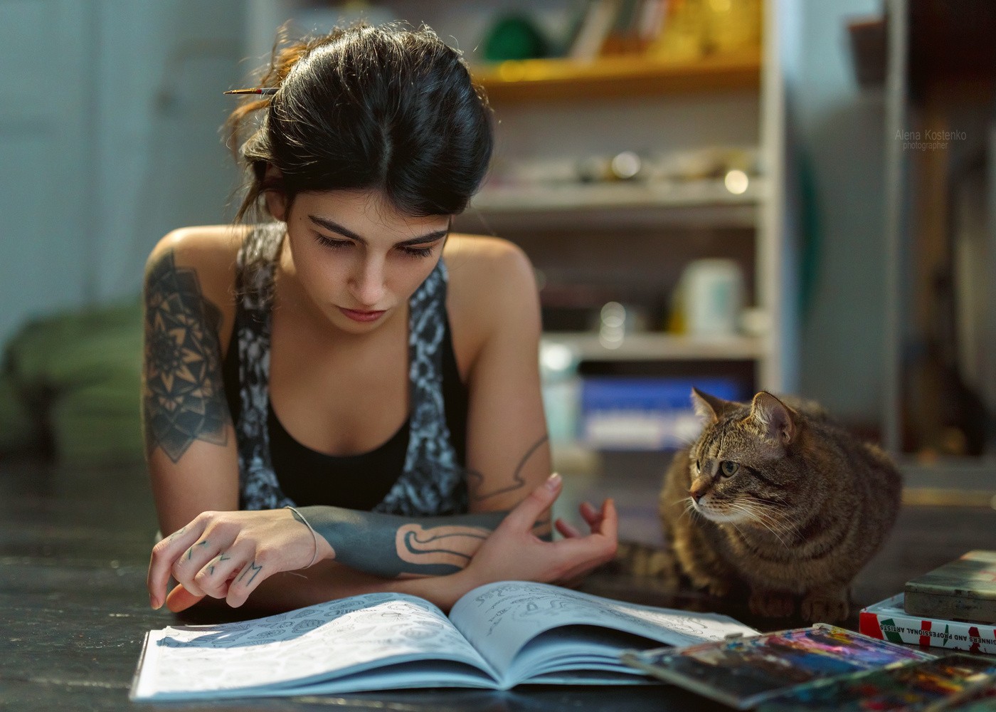 Women Books Tattoo Cats Introvert 1400x1000