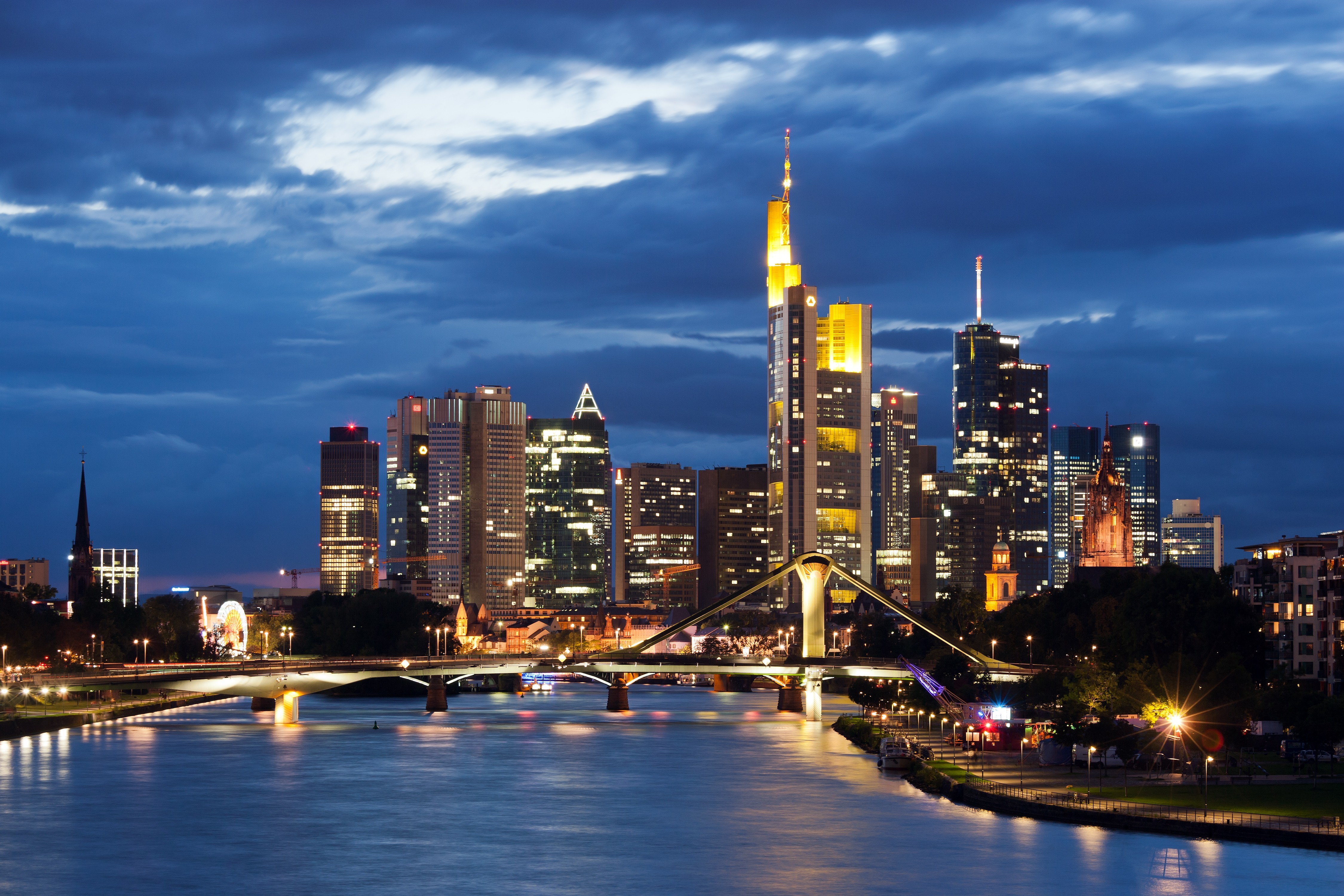 Cityscape Frankfurt Germany 4500x3000
