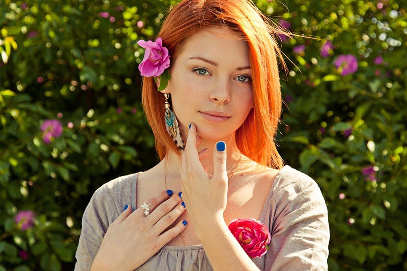Women Redhead Women Outdoors Blue Nails Flower In Hair Gray Dress Blue Eyes 1700x1133