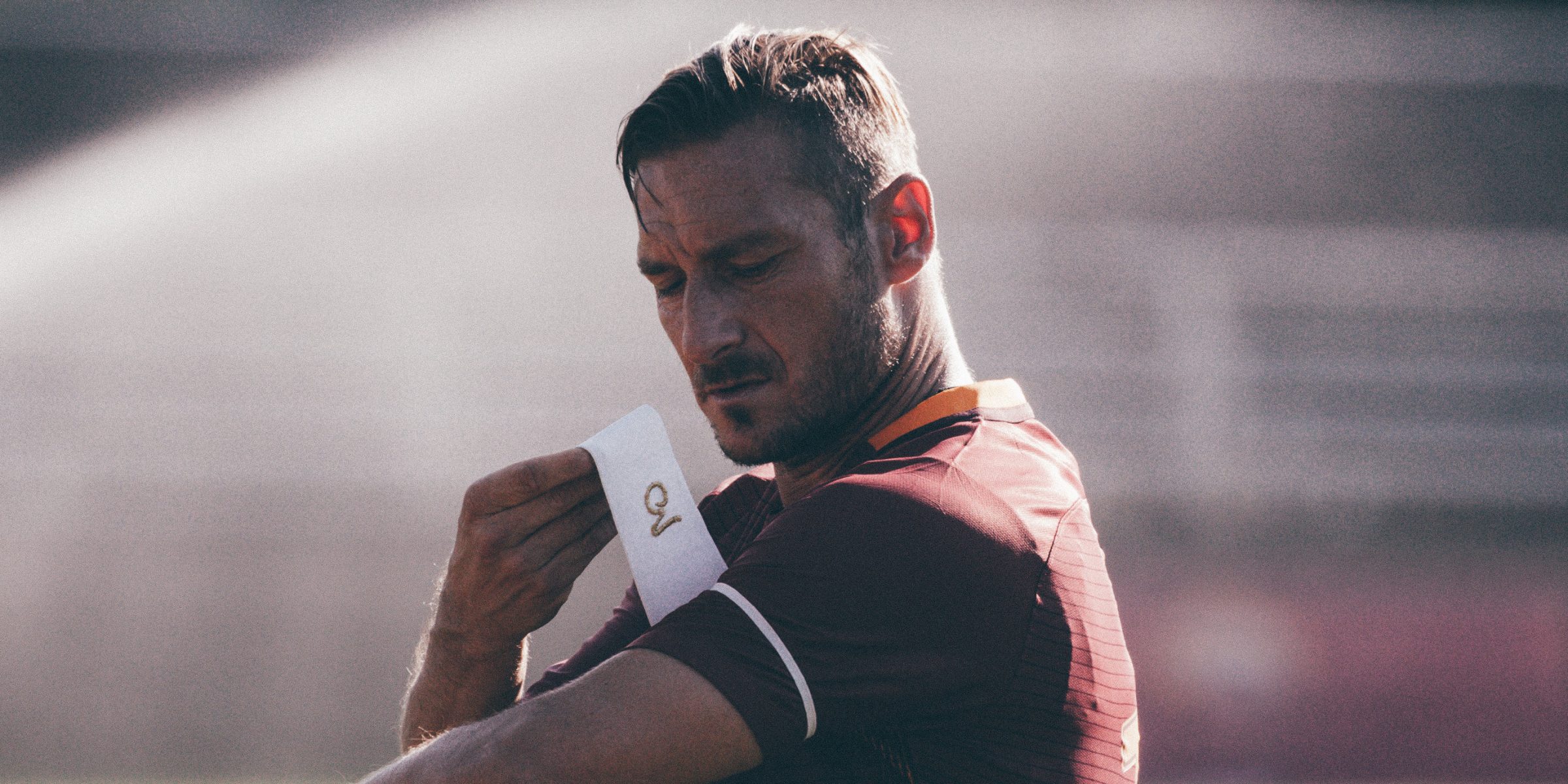 Francesco Totti Captain AS Roma ASR Red Jersey Sport Rome Football Nike Football Player 2400x1200