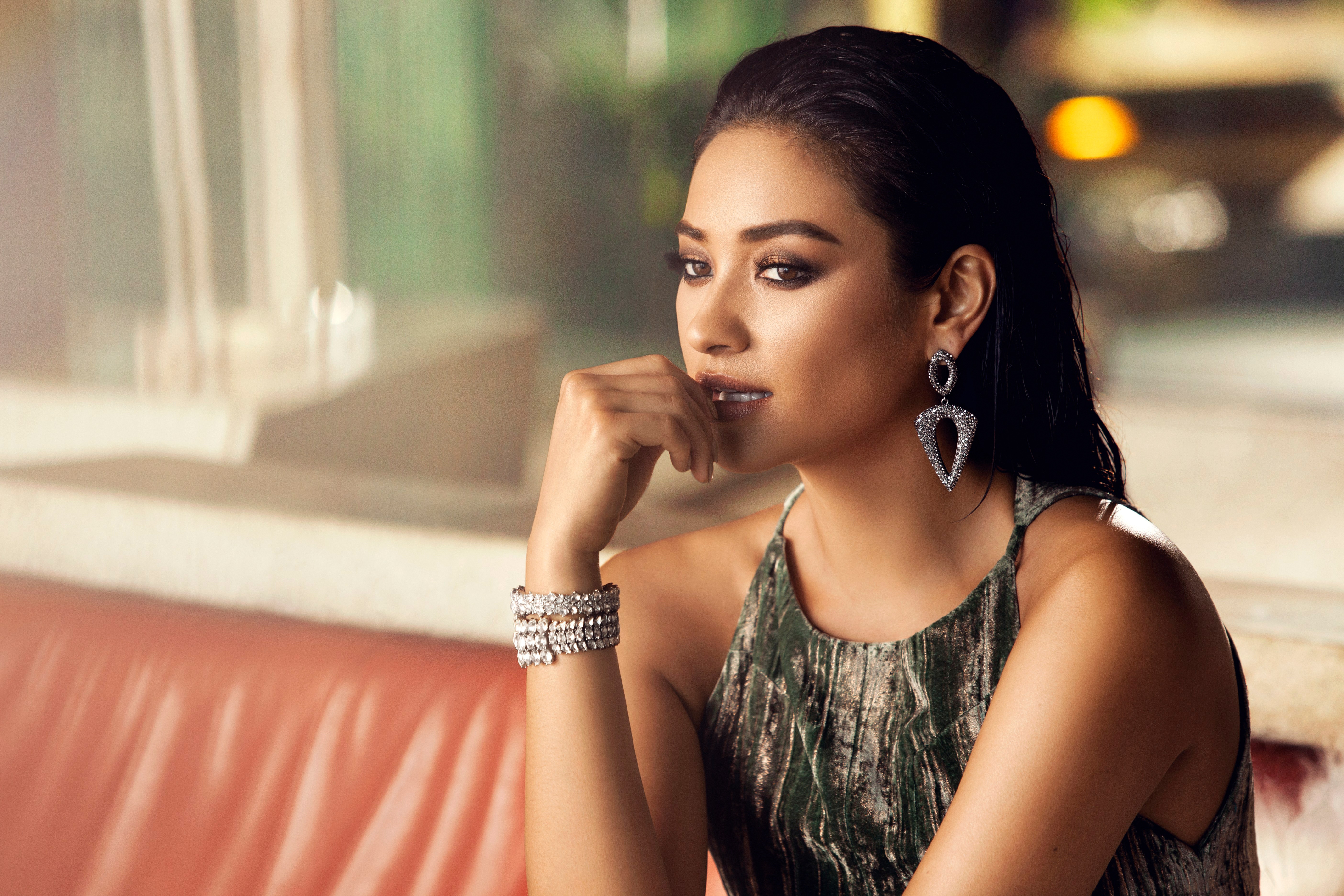 Shay Mitchell Canadian Actress Model Earrings Brunette Brown Eyes 5616x3744