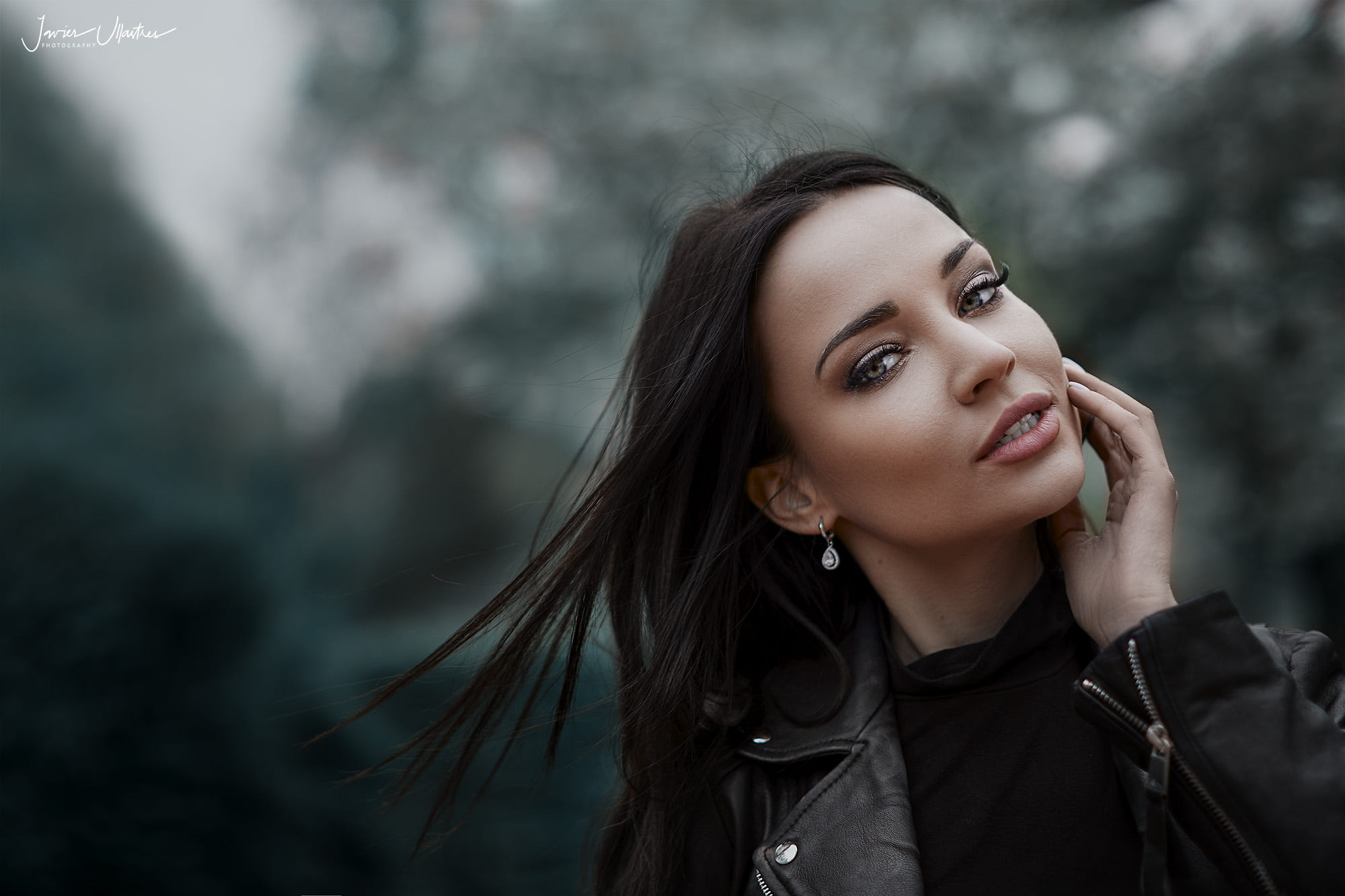 Women Brunette Women Outdoors Portrait Black Hair Black Clothing Leather Jackets Blue Eyes Bokeh Fac 2000x1333