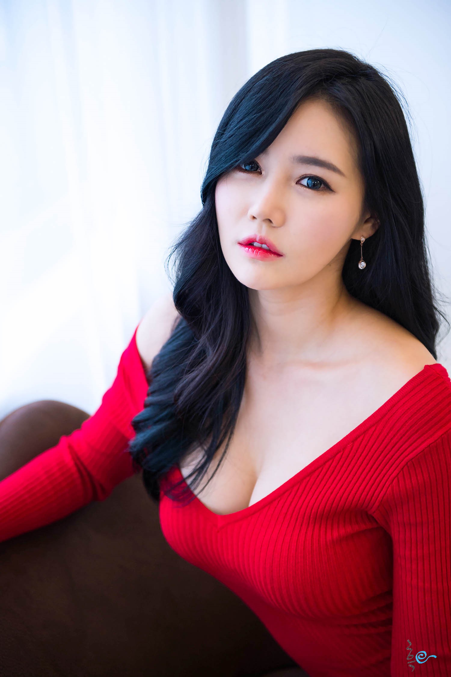 Han Ga Eun Red Dress V Neck Hair Over One Eye Bare Shoulders Red Tops Dark Hair Wavy Hair Asian Wome 1500x2254