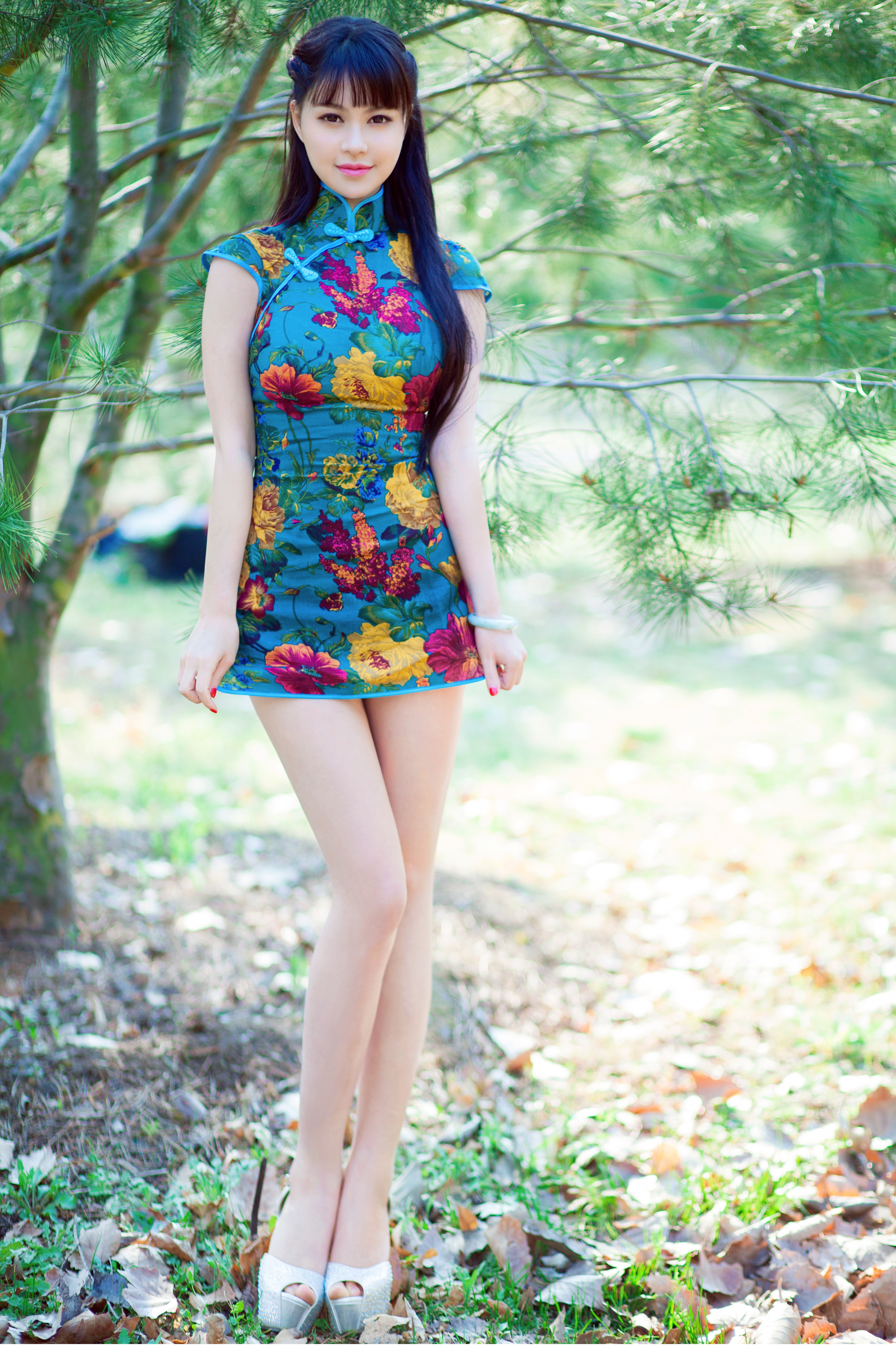 Asian Women High Heels Open Toed Shoes Black Hair Women Outdoors Standing Legs Long Hair 4214x6322