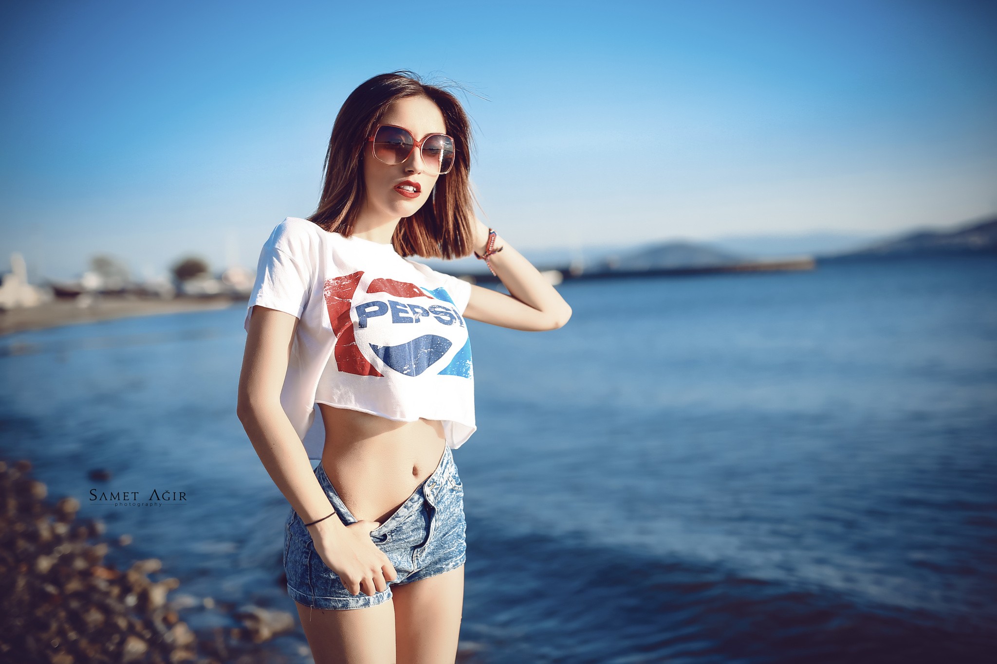 Women T Shirt Sea Sunglasses Pepsi Samet Agir Women With Shades 2048x1365