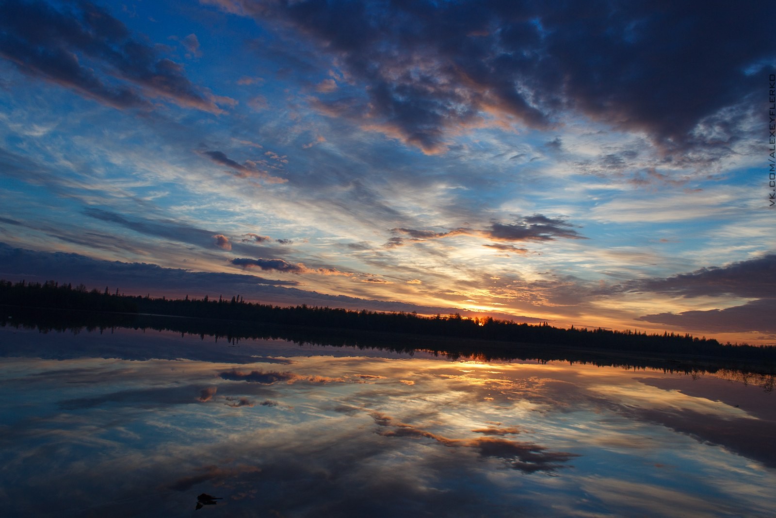 Alexey Flerko Eyes Sky Clouds Reflection Nature Sunrise 1600x1067