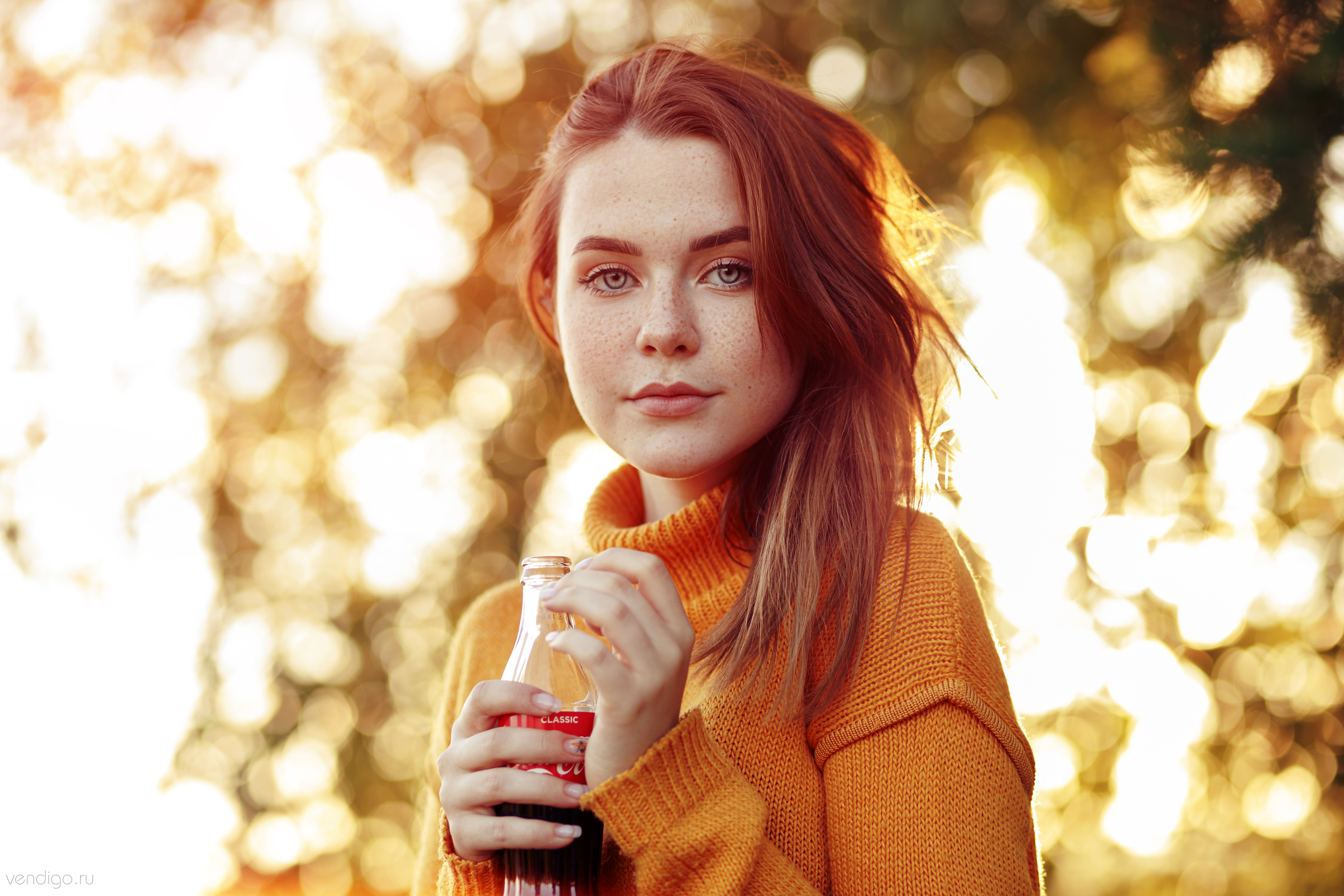 Women Model Brunette Portrait Freckles Looking At Viewer Gray Eyes Smiling Sweater Coca Cola Bottles 5472x3648