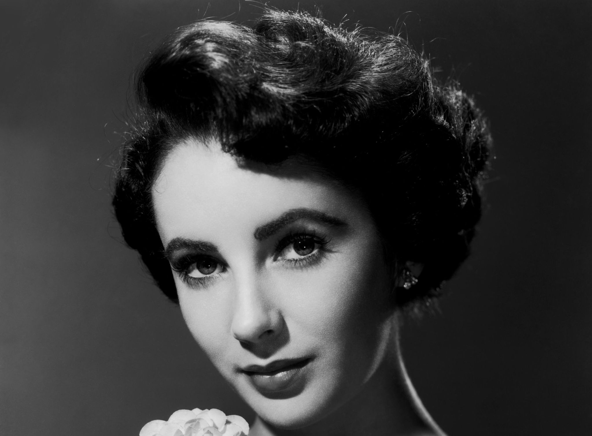 Elizabeth Taylor 2047x1509