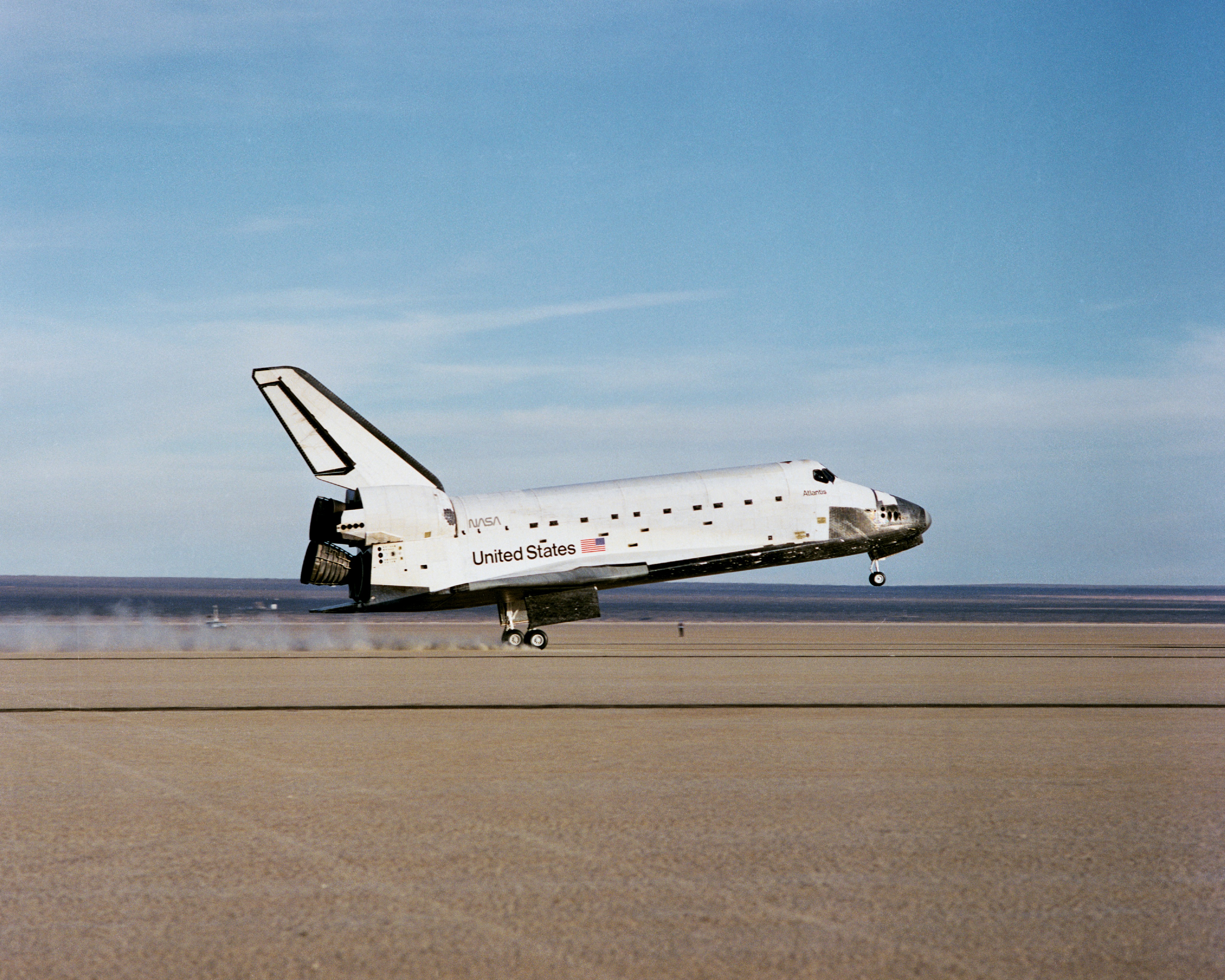 Vehicles Space Shuttle Atlantis 4096x3276