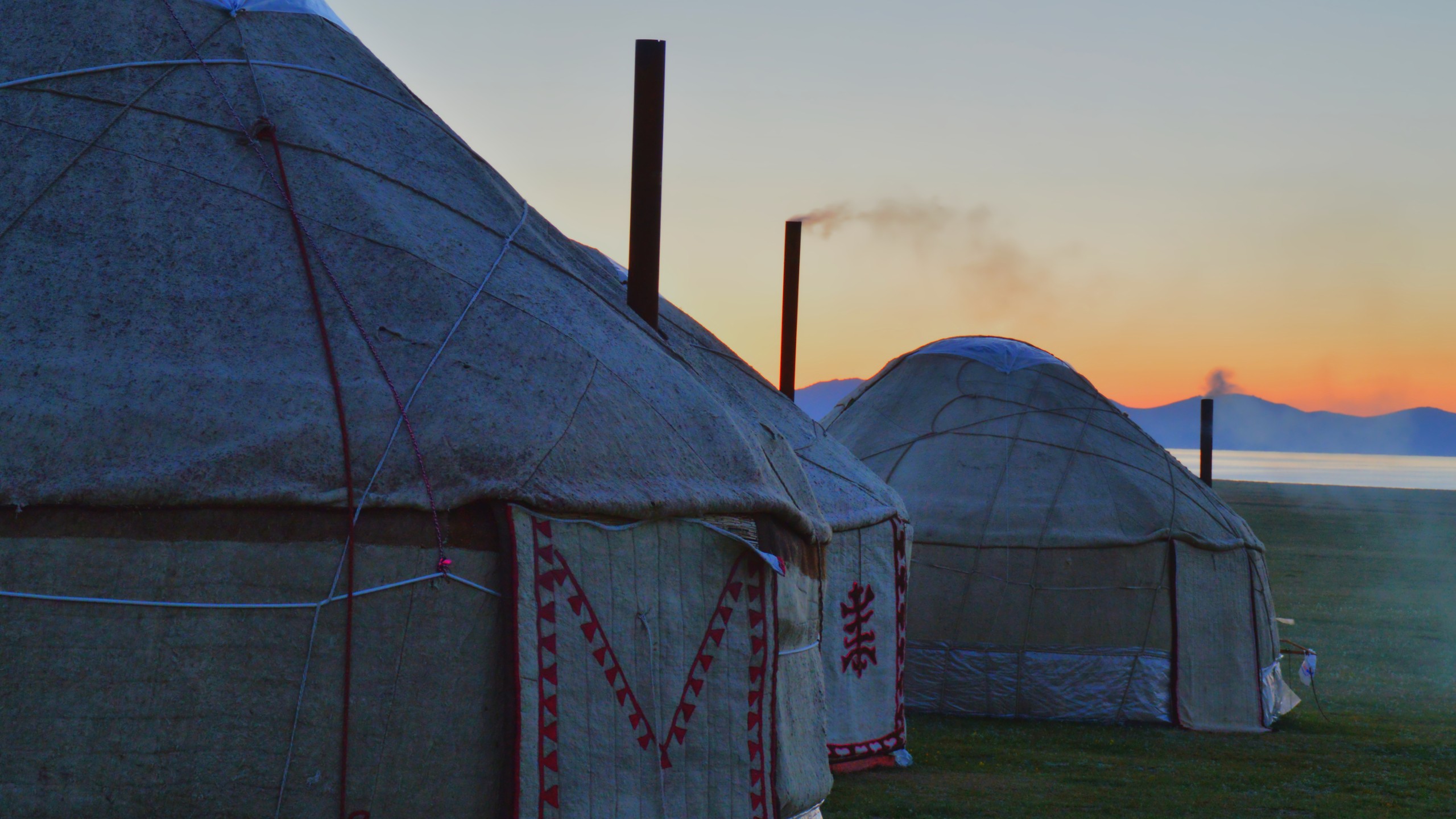 Kyrgyzstan Song Kul Evening Chimneys 2560x1440