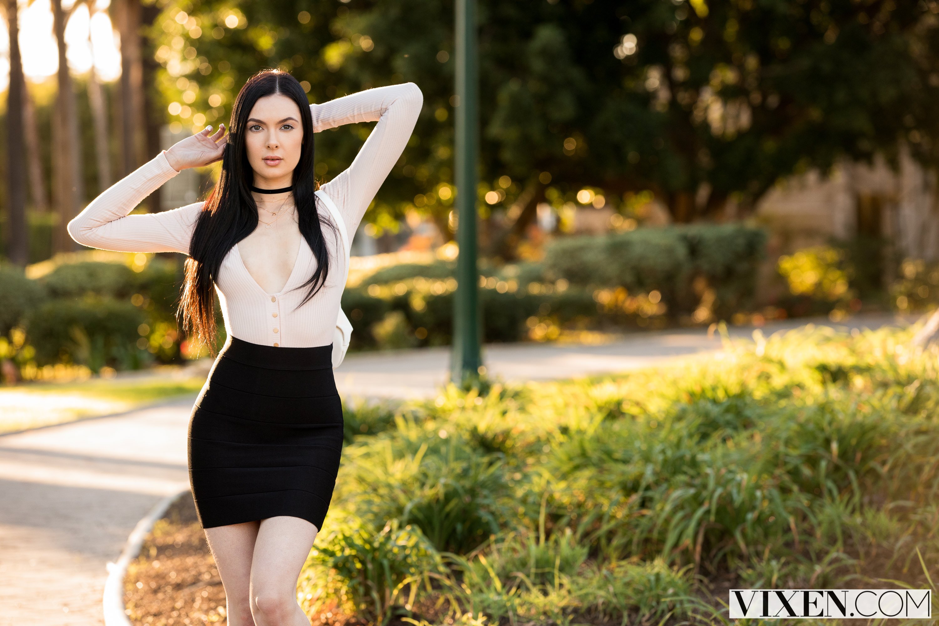 Model Actress Portrait Face Looking At Viewer Women Outdoors Tight Skirt High Waisted Skirt Bokeh Ch 3000x2000