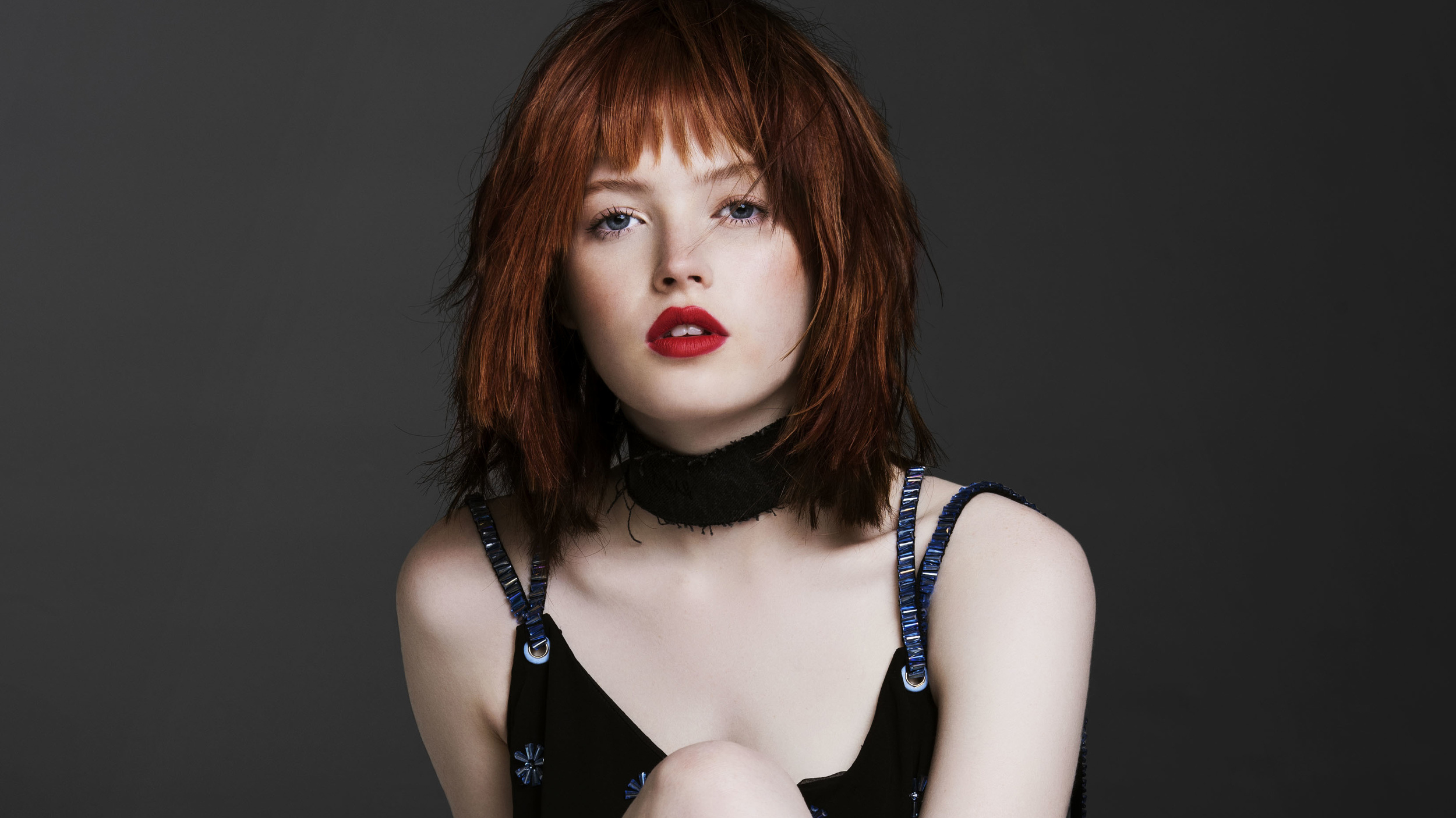 Ellie Bamber Redhead Women Blue Eyes Simple Background Actress Model Lipstick 2500x1406