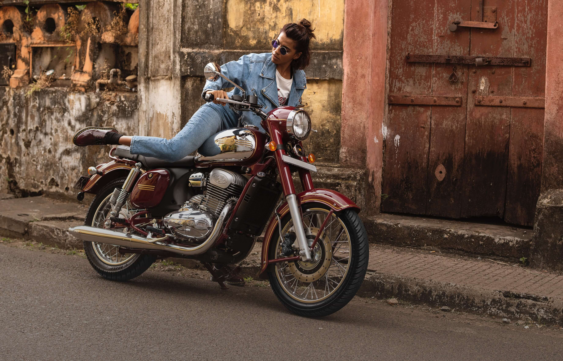Women Model Long Hair Motorcycle Women With Motorcycles Women With Bikes Jawa Women Outdoors Street  1800x1154