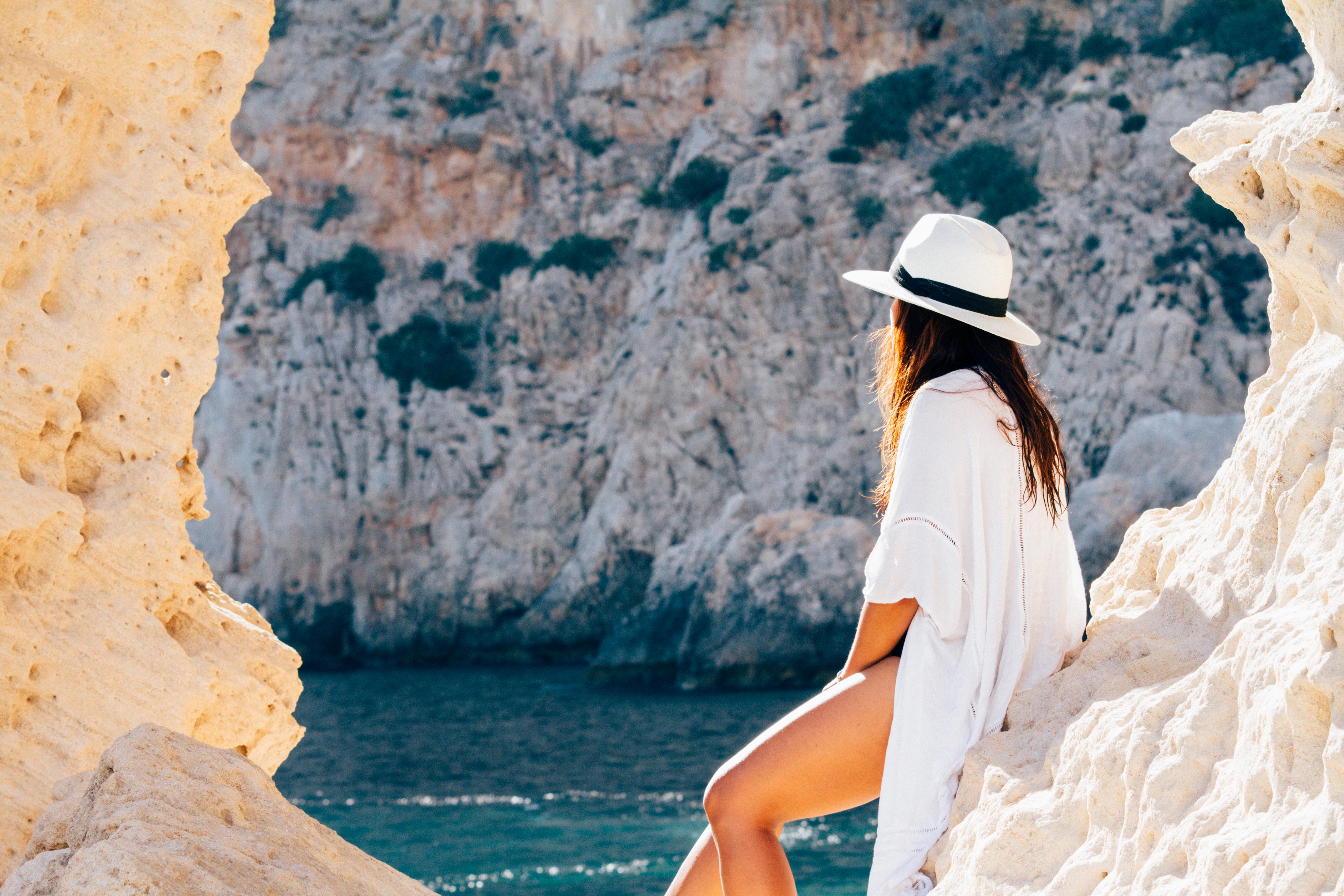 Women Women Outdoors Vacation Traveller Model Sea Brunette Sun Hats Hat Beach Landscape Relaxing Day 5023x3349