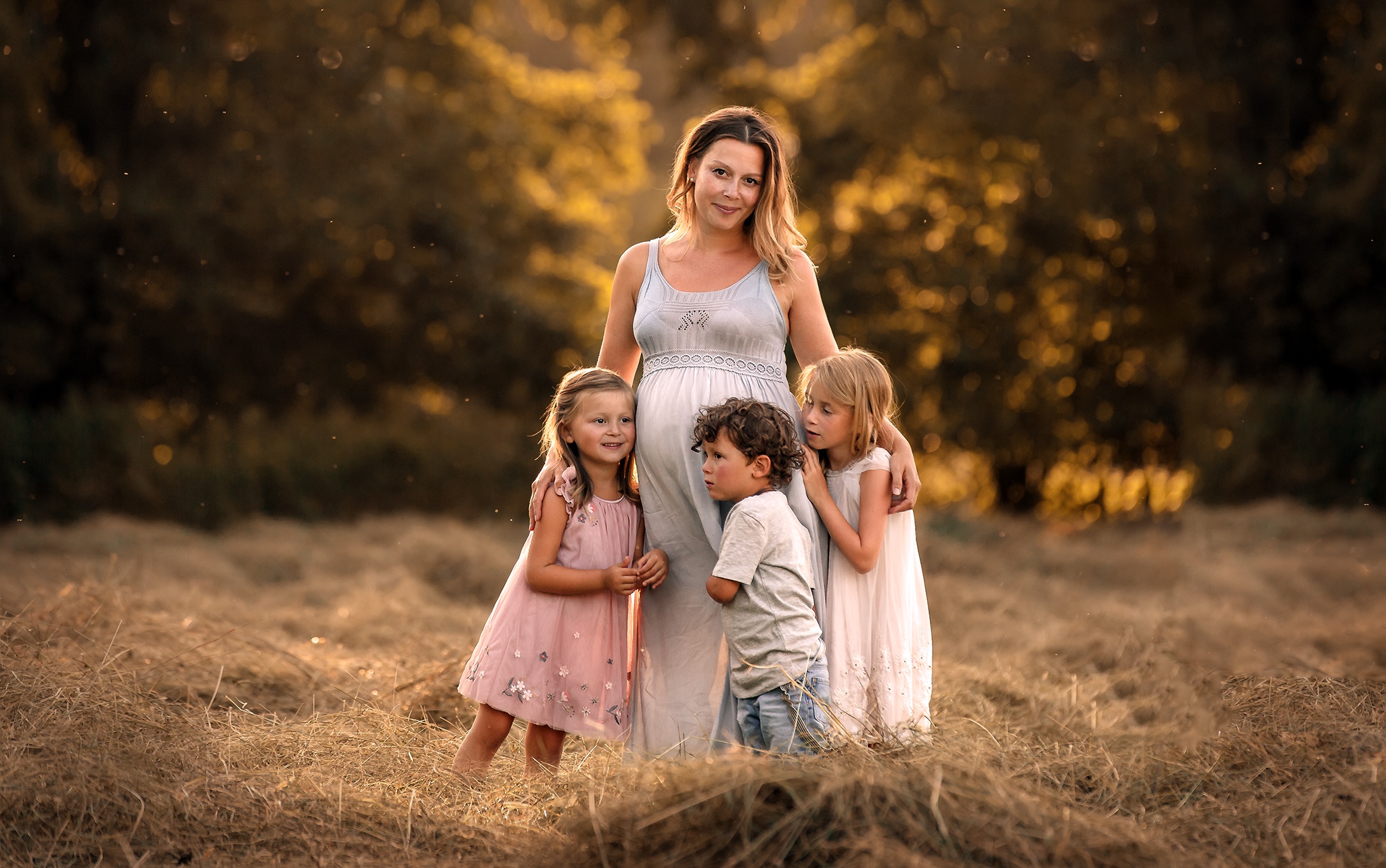 Women Pregnant Mother Children Love Family Warm Happiness Smiling 2048x1284