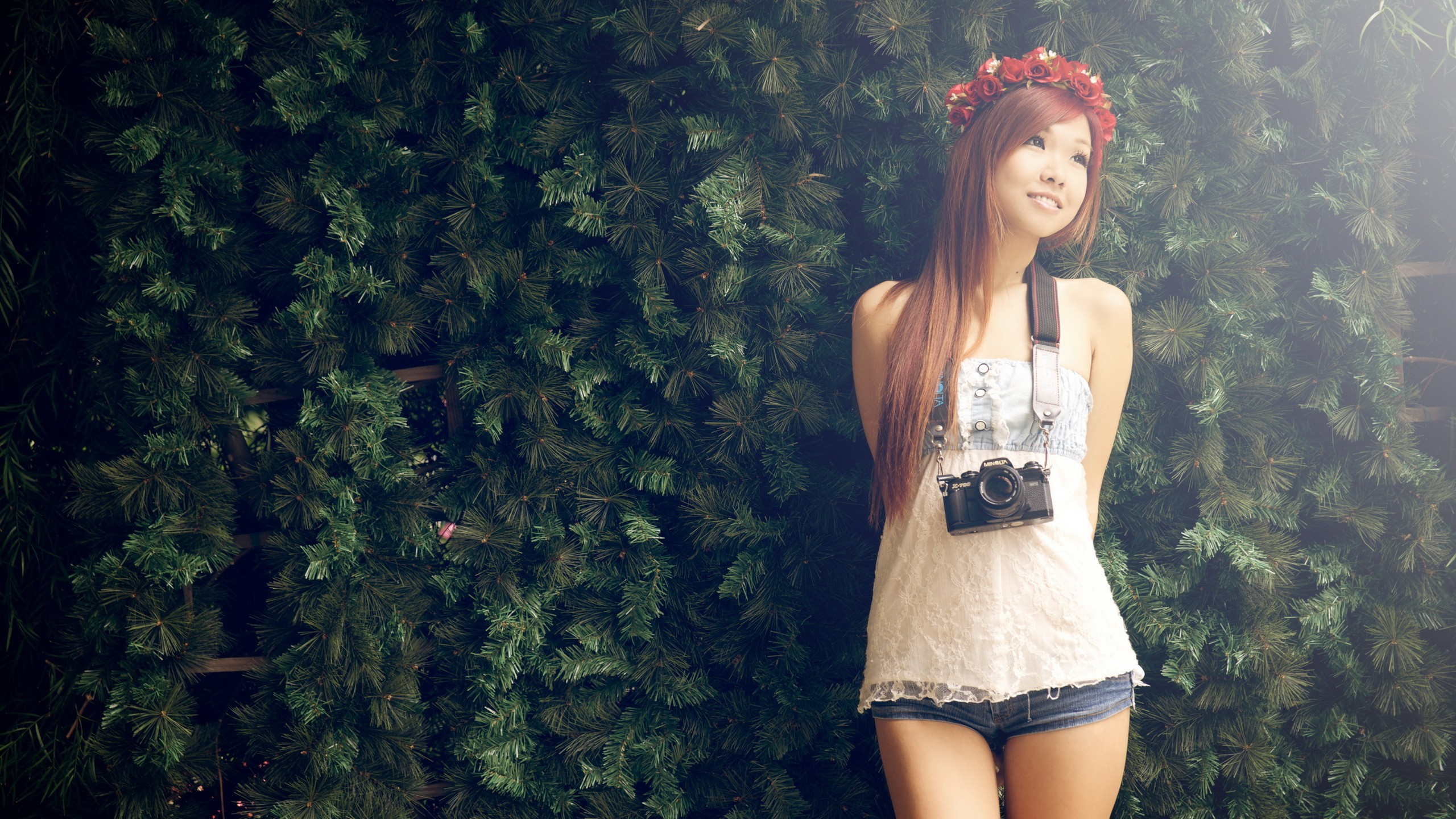 Asian Wreaths Hedges Camera Women Brunette Long Hair Asian Camera Women Redhead Straight Hair Lookin 2560x1440