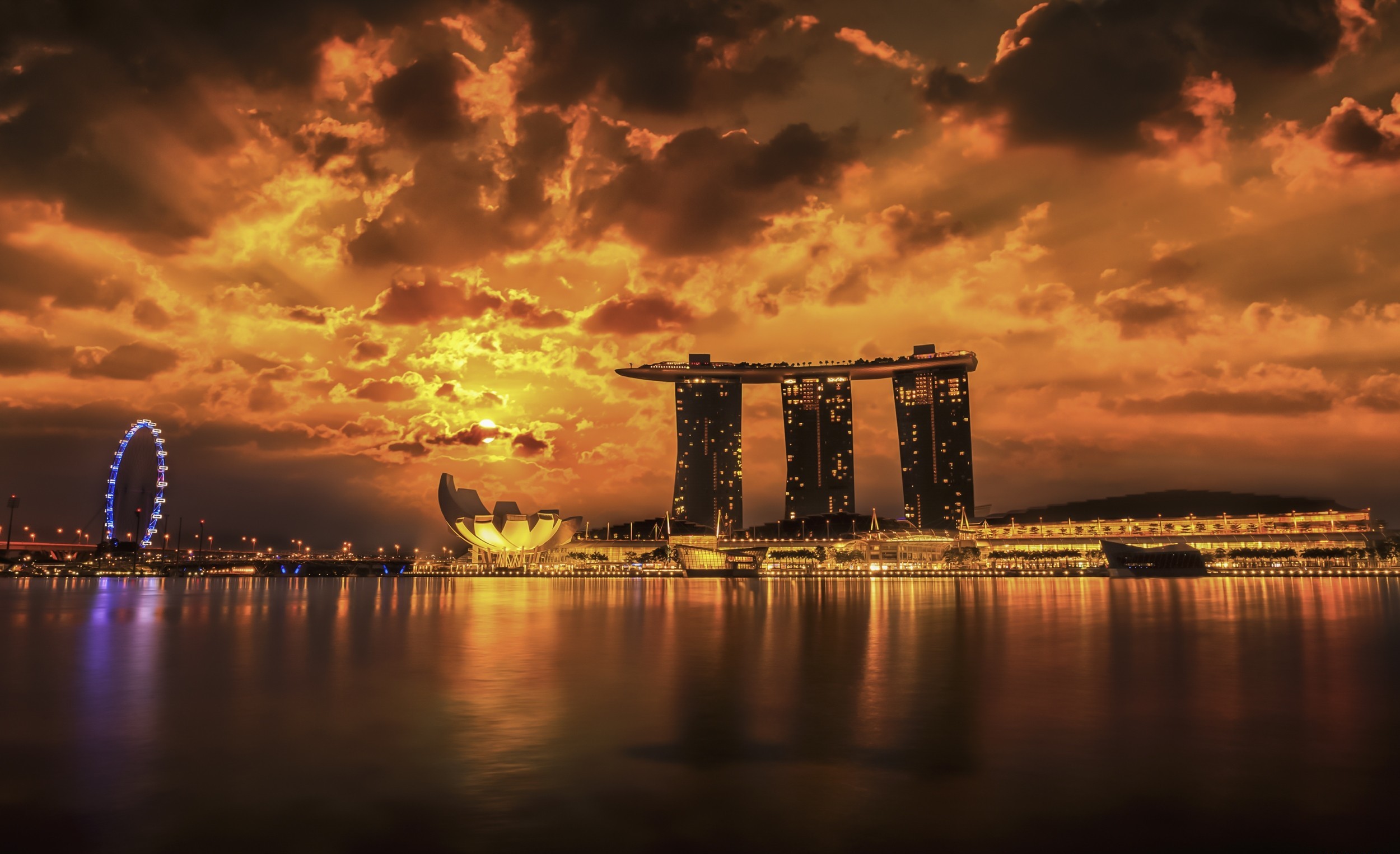 Marina Bay Sands Art Science Museum Singapore Sunset 2500x1525