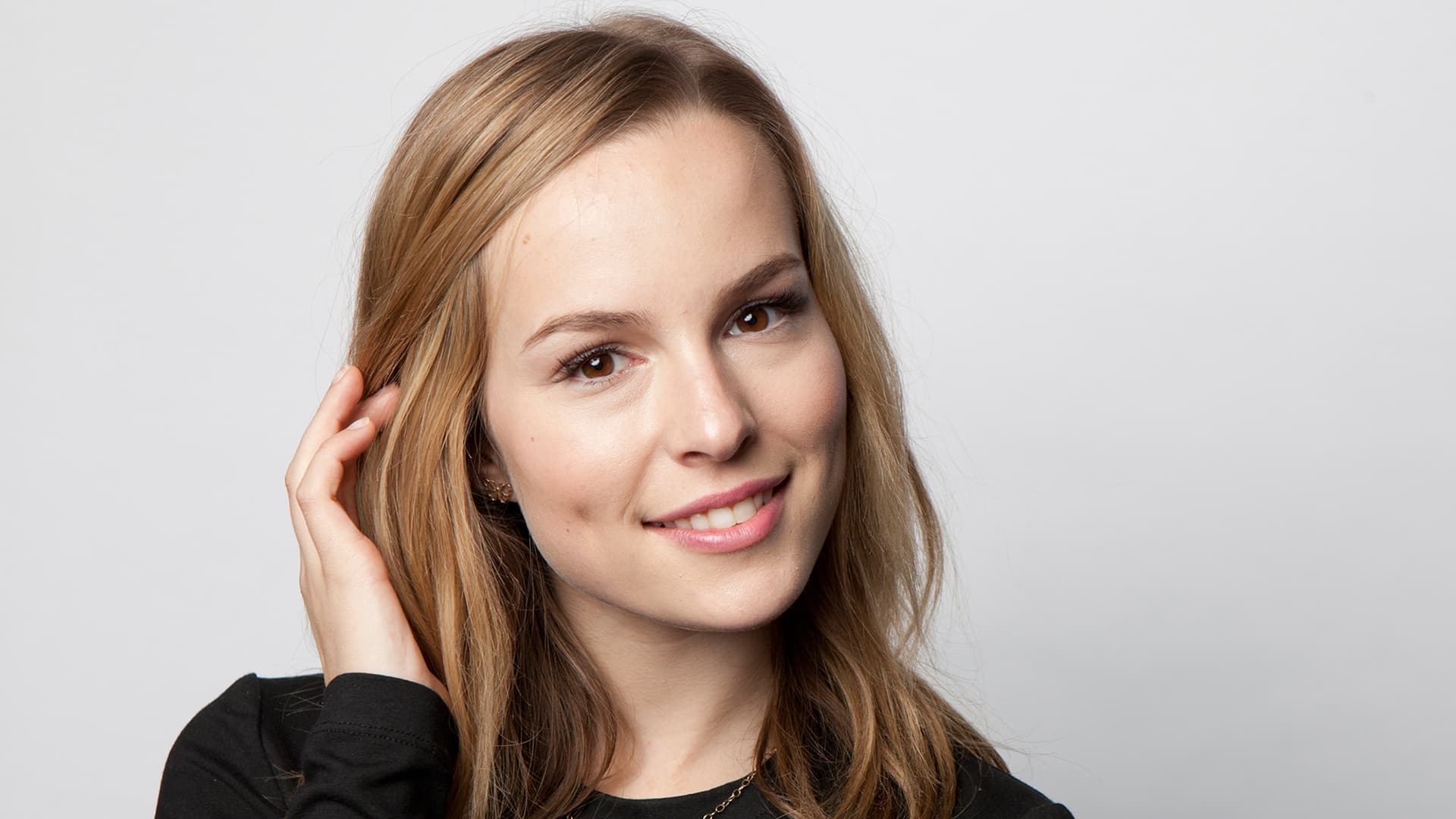 Bridgit Mendler Singer Brown Eyes Redhead Smile 1920x1080