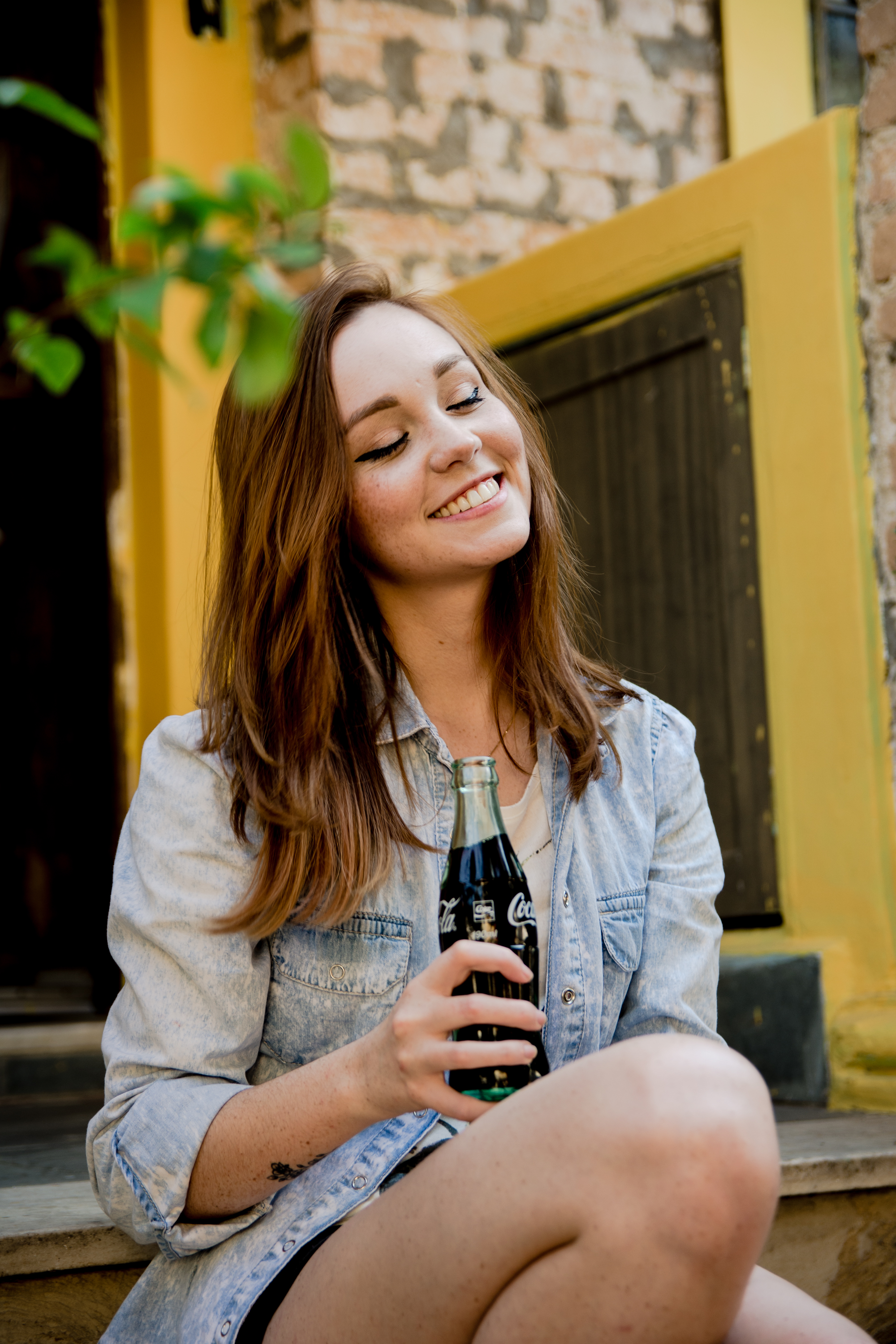 Flavia Sayuri Model Women Outdoors Coca Cola Smiling Closed Eyes Open Mouth Happy Happiness Jeans Sh 2000x3000
