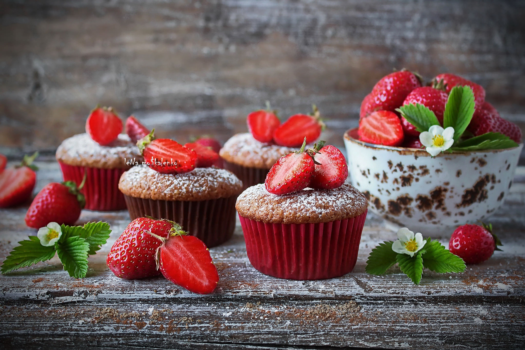 Cupcakes Strawberries Pastries Depth Of Field Sugar Red Flowers 2048x1365